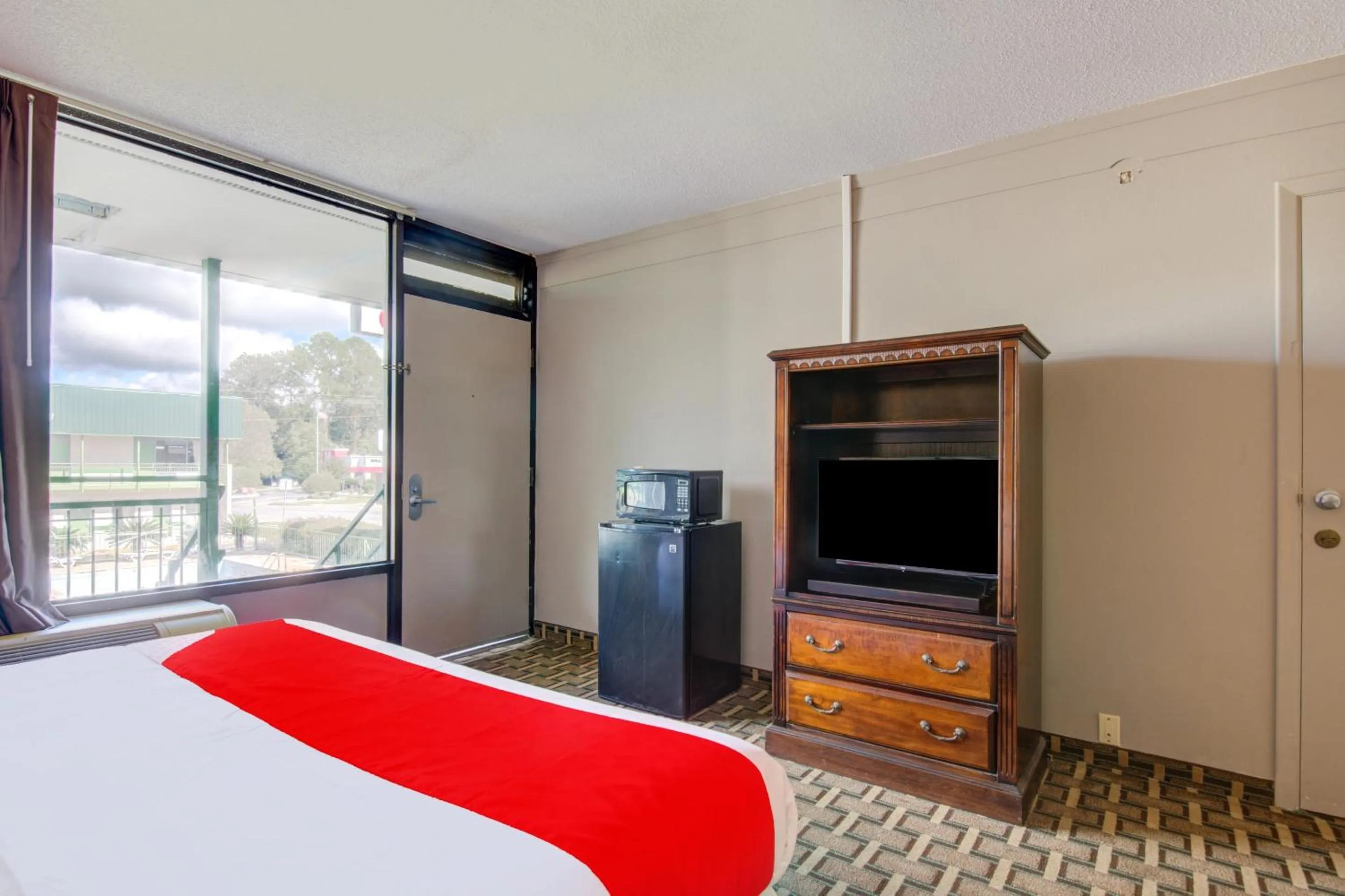 Bedroom, Bed in OYO Hotel Douglas GA US-441