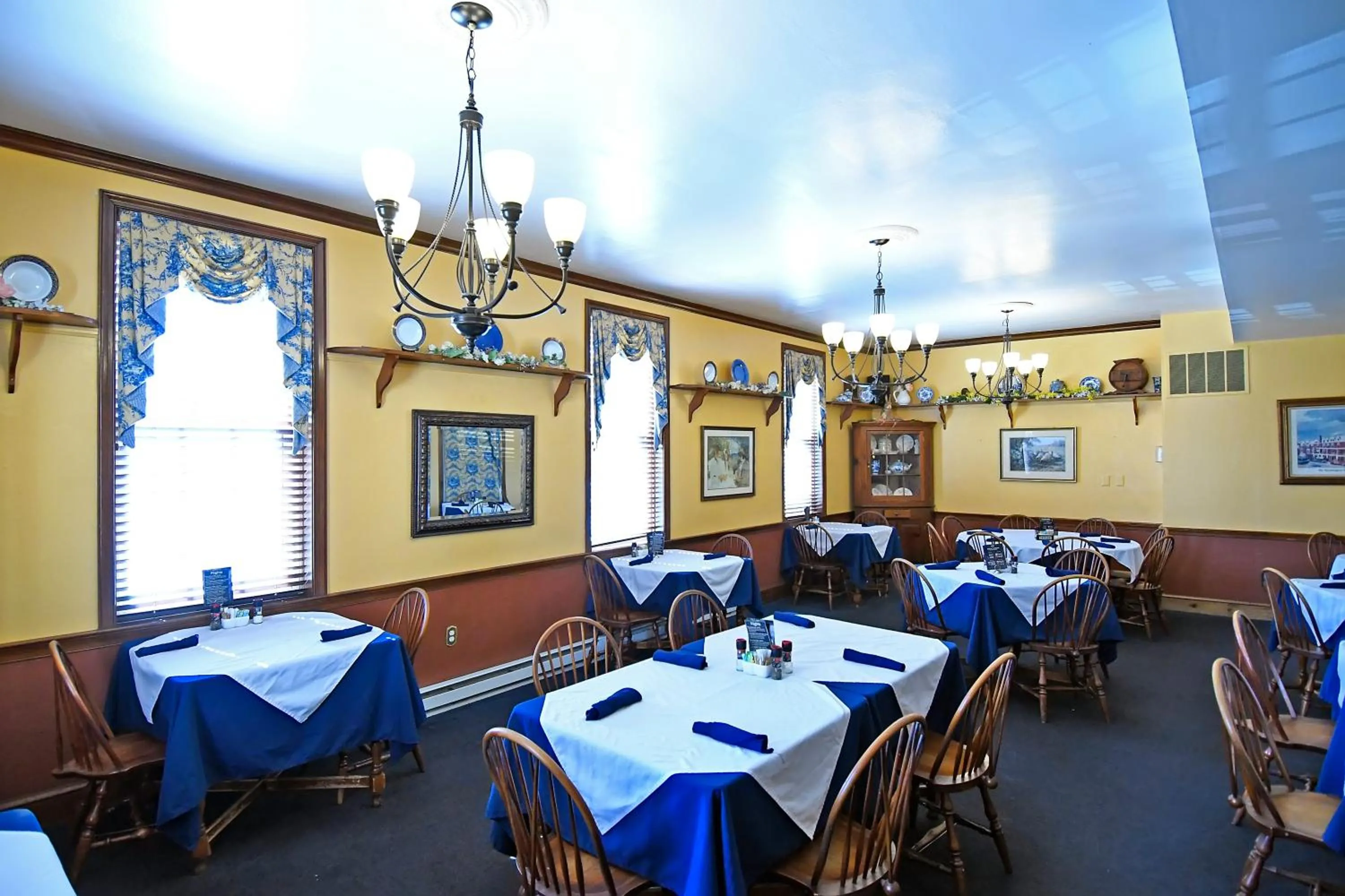 American breakfast in The Country Inn of Berkeley Springs