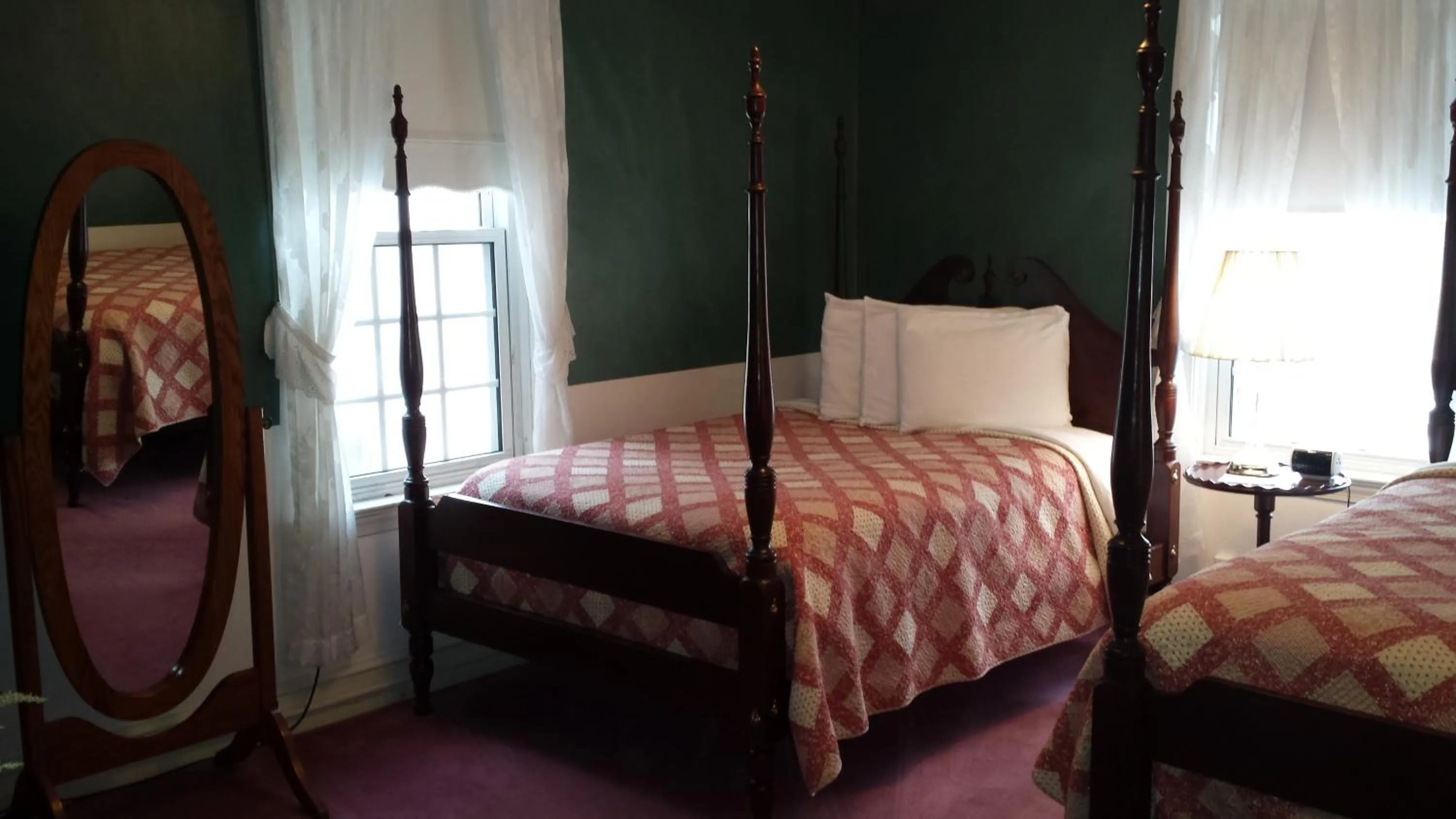 Bed in The Country Inn of Berkeley Springs