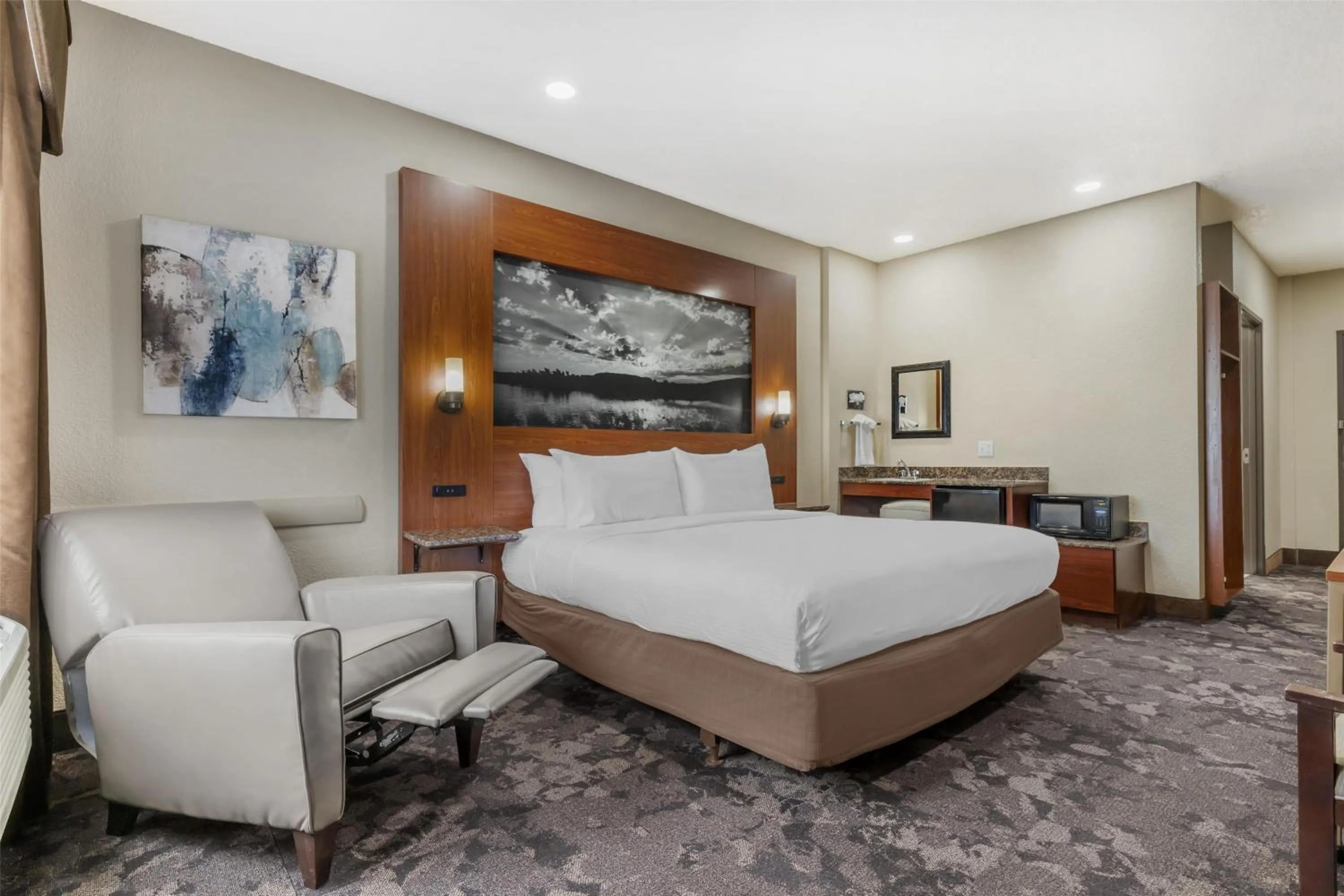 Bedroom, Bed in Best Western Plus Oklahoma City Yukon