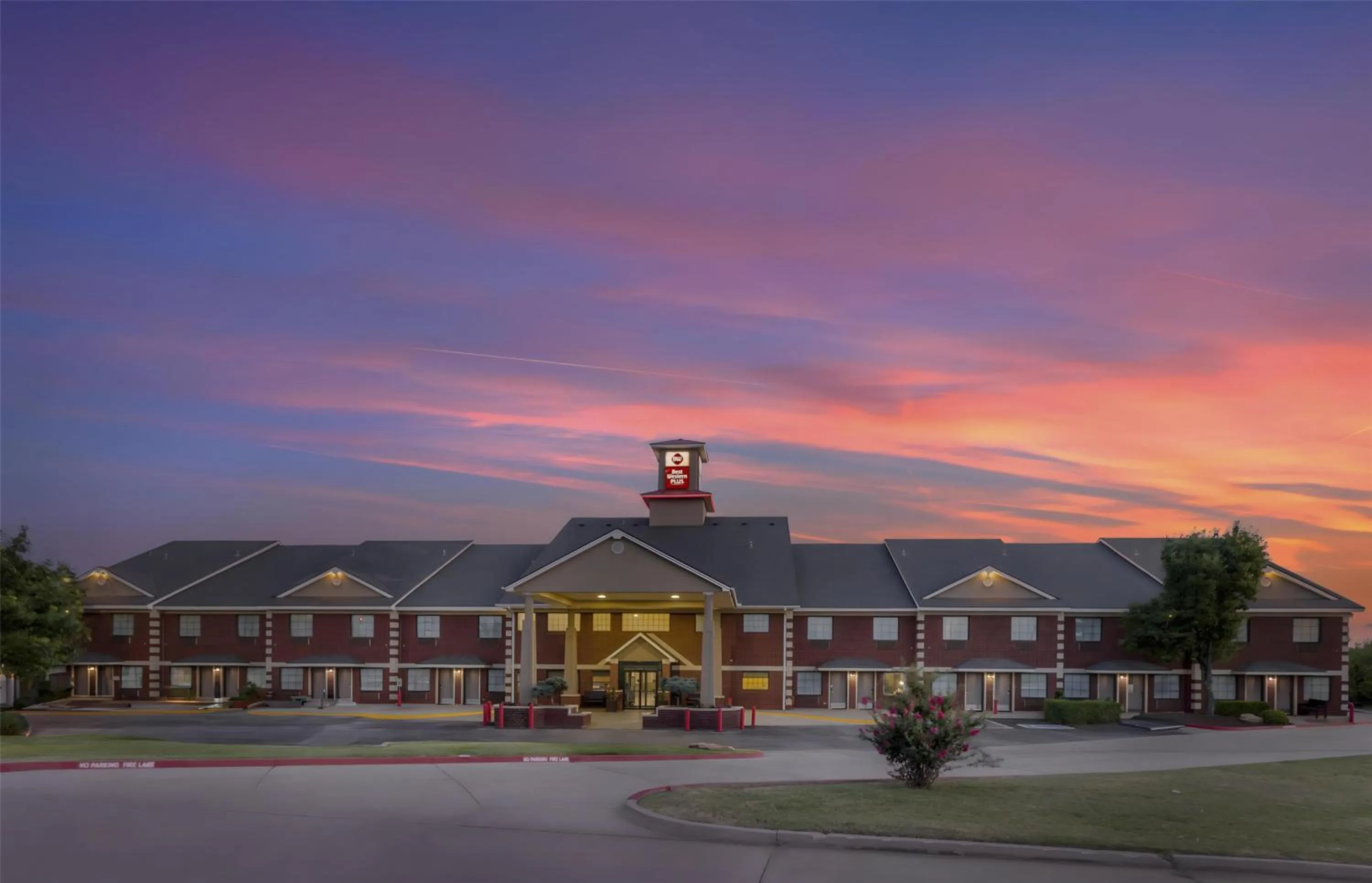 Property building in Best Western Plus Oklahoma City Yukon