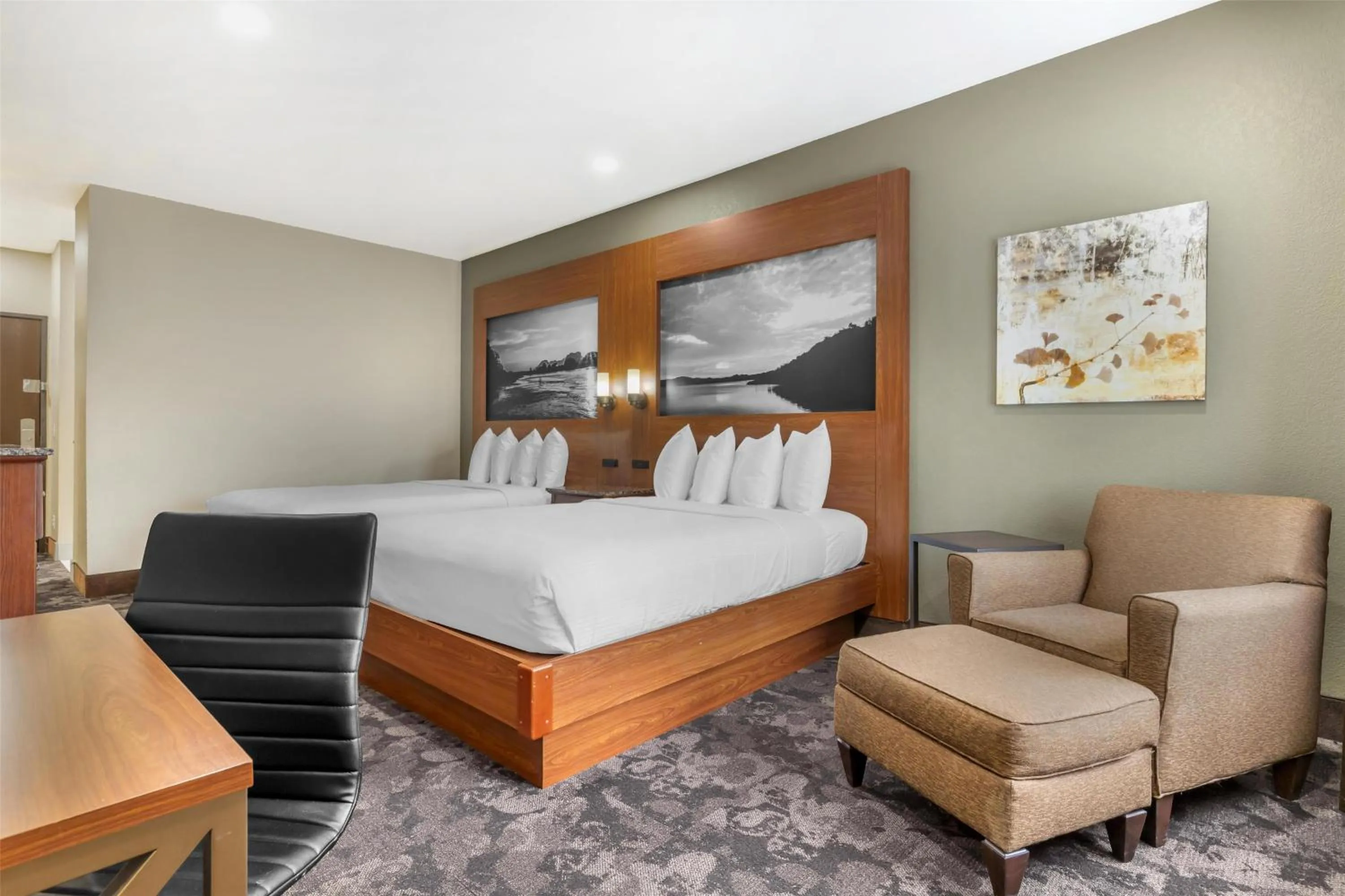 Photo of the whole room, Bed in Best Western Plus Oklahoma City Yukon