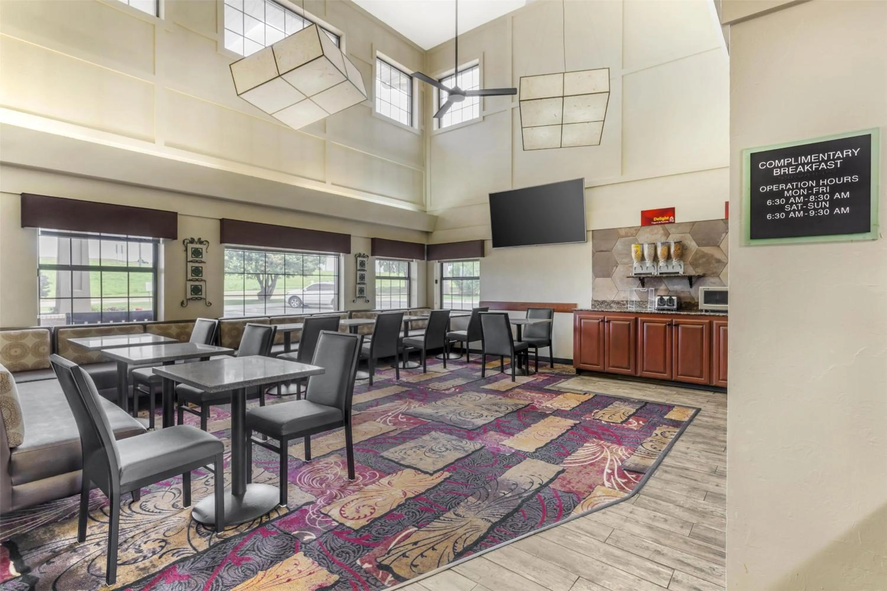 Breakfast in Best Western Plus Oklahoma City Yukon