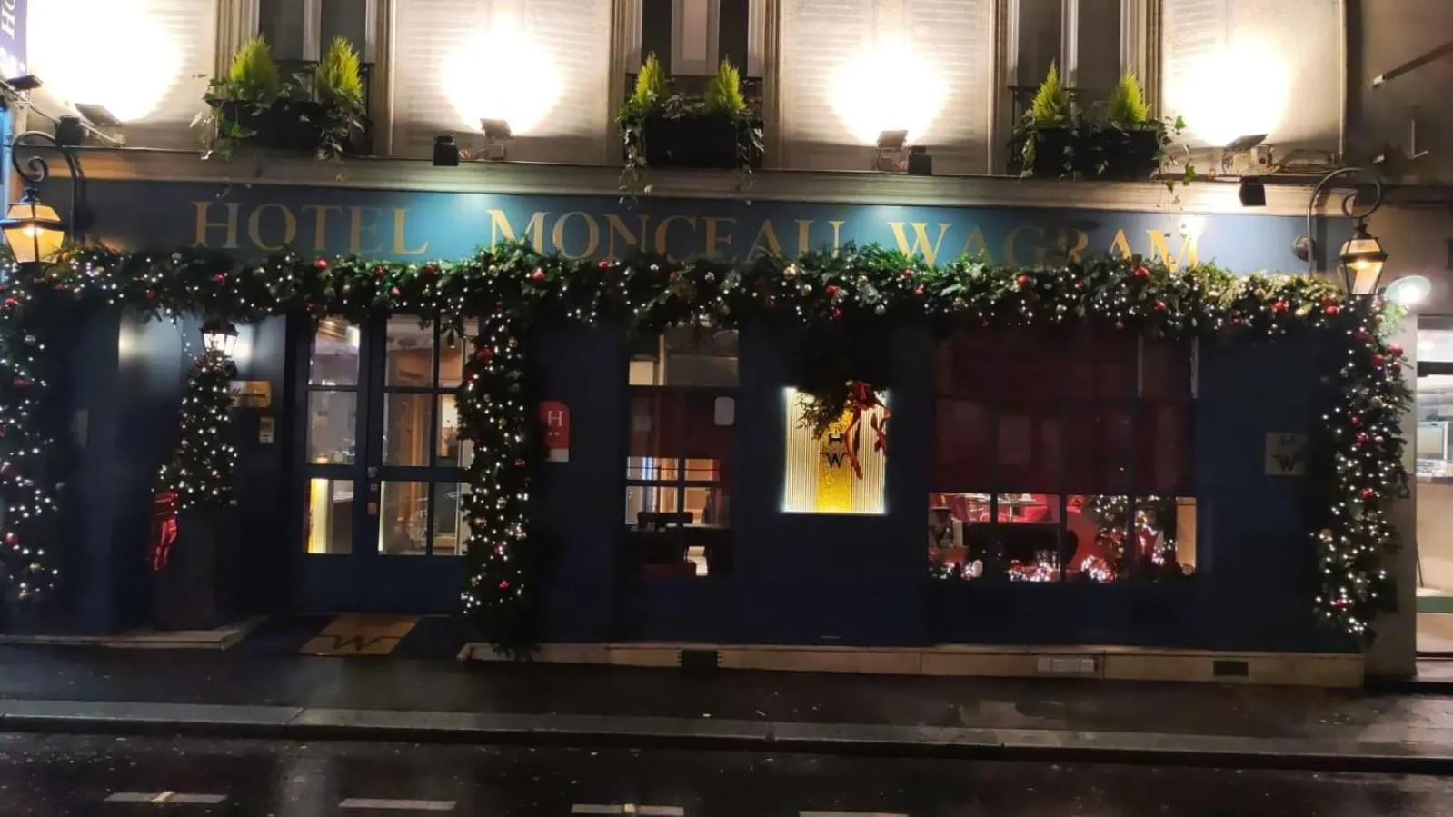 Property building in Hotel Monceau Wagram