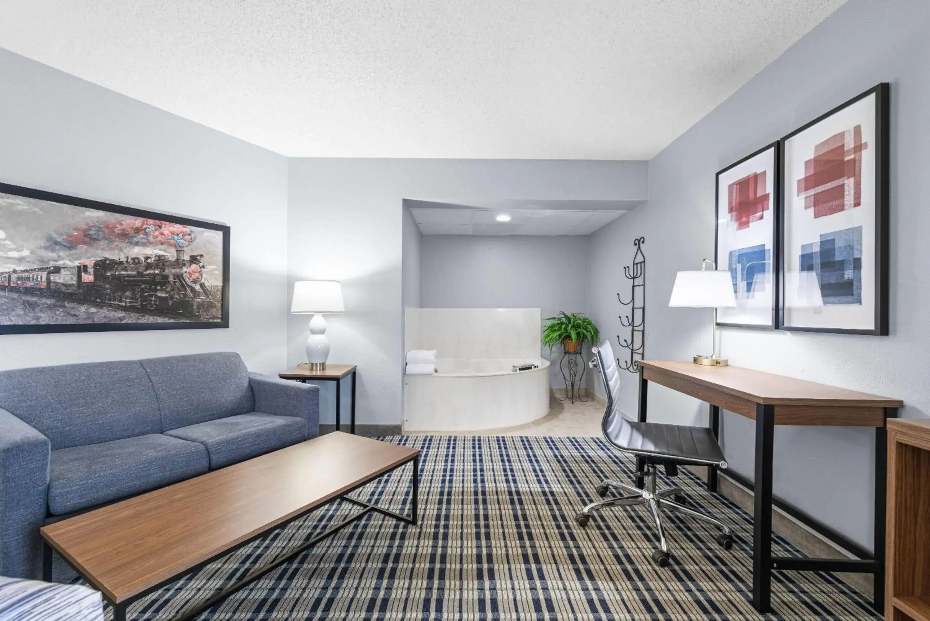 Honeymoon Suite - Non-Smoking in AmericInn by Wyndham Chamberlain Conference Center Honeymoon Suite - Non-Smoking in AmericInn by Wyndham Chamberlain Conference Center