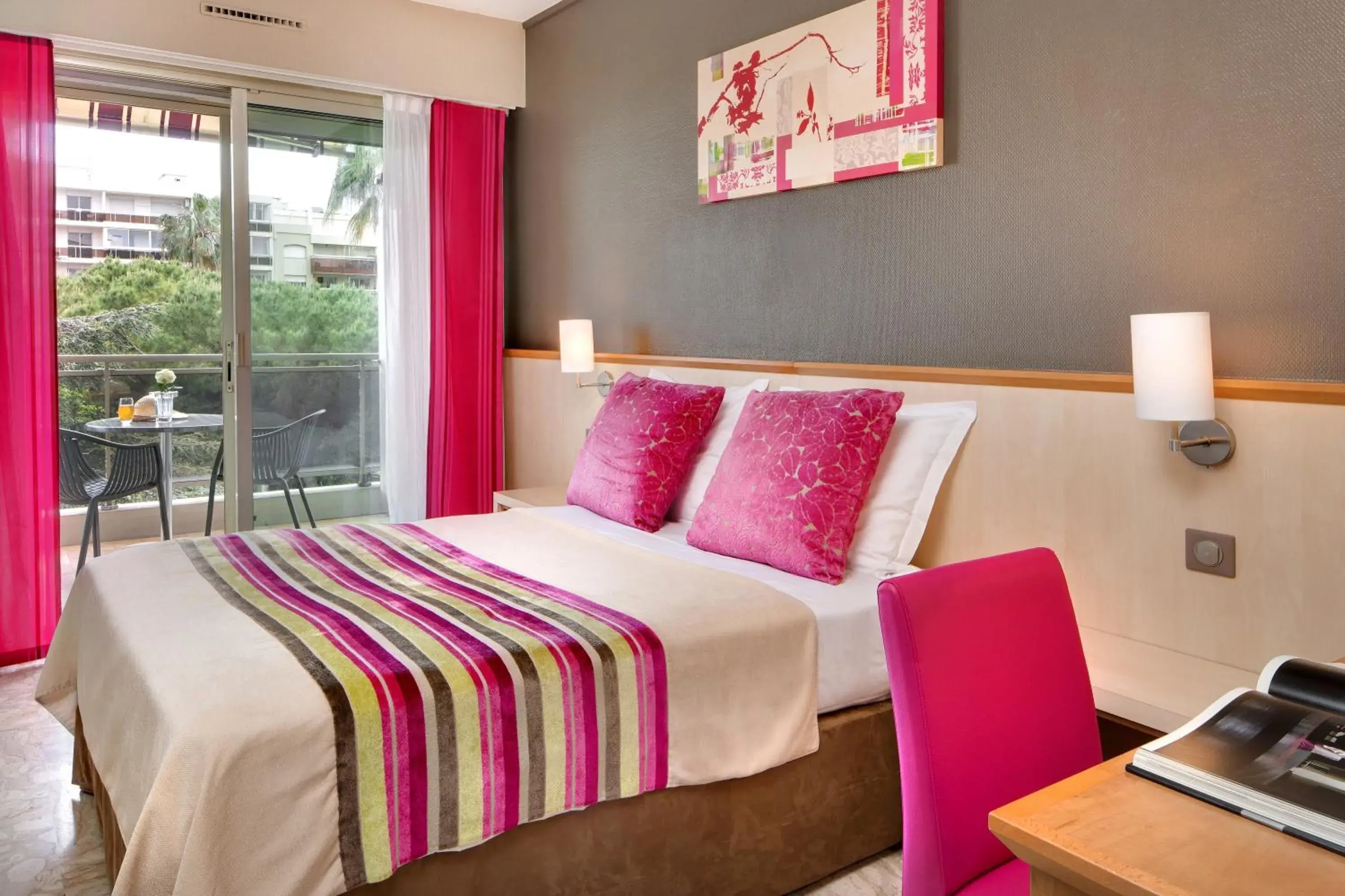 Classic Room with Terrace in The Originals Boutique, Hôtel Les Strélitzias Classic Room with Terrace in The Originals Boutique, Hôtel Les Strélitzias