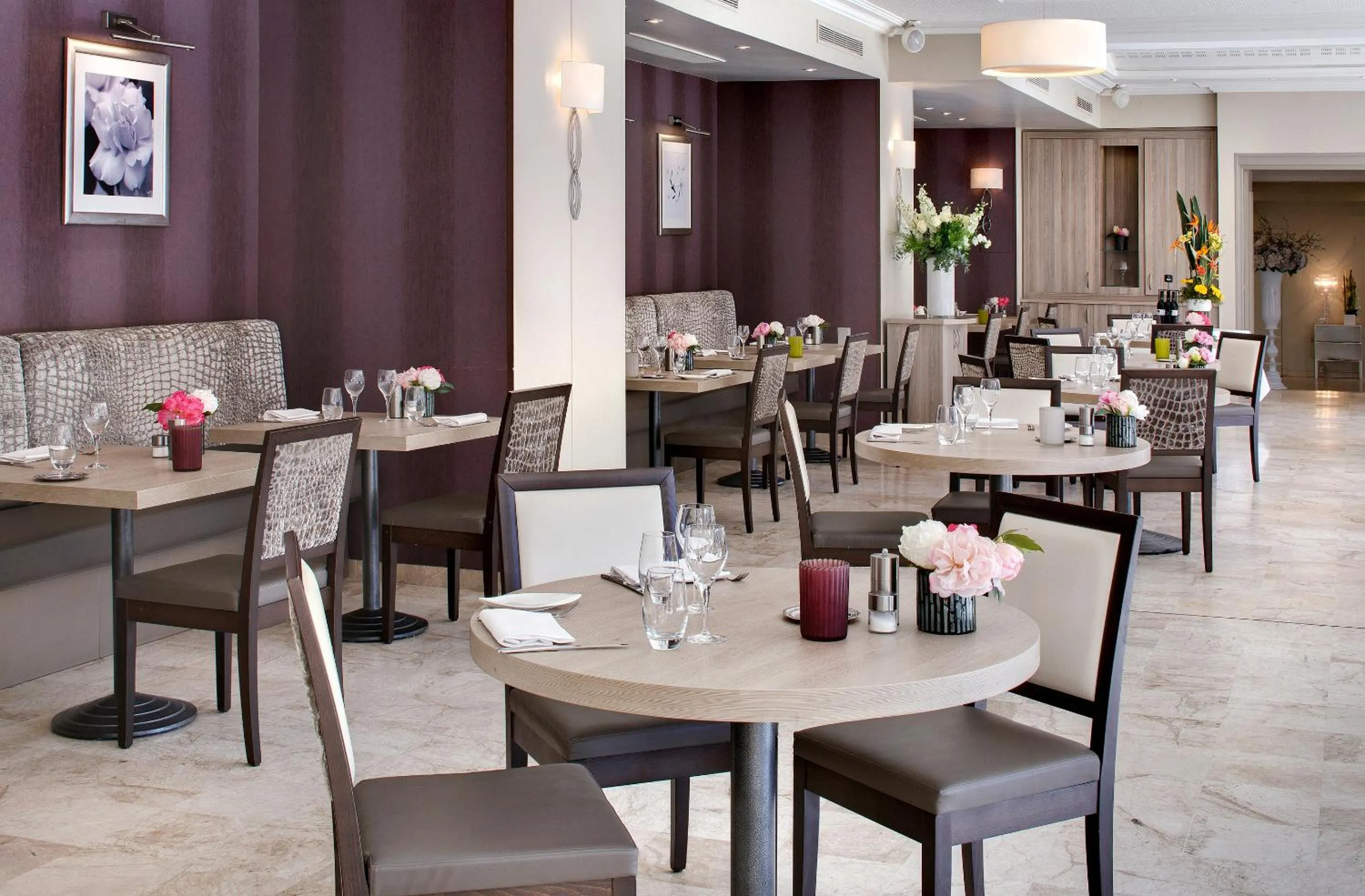 Restaurant/places to eat in The Originals Boutique, Hôtel Les Strélitzias