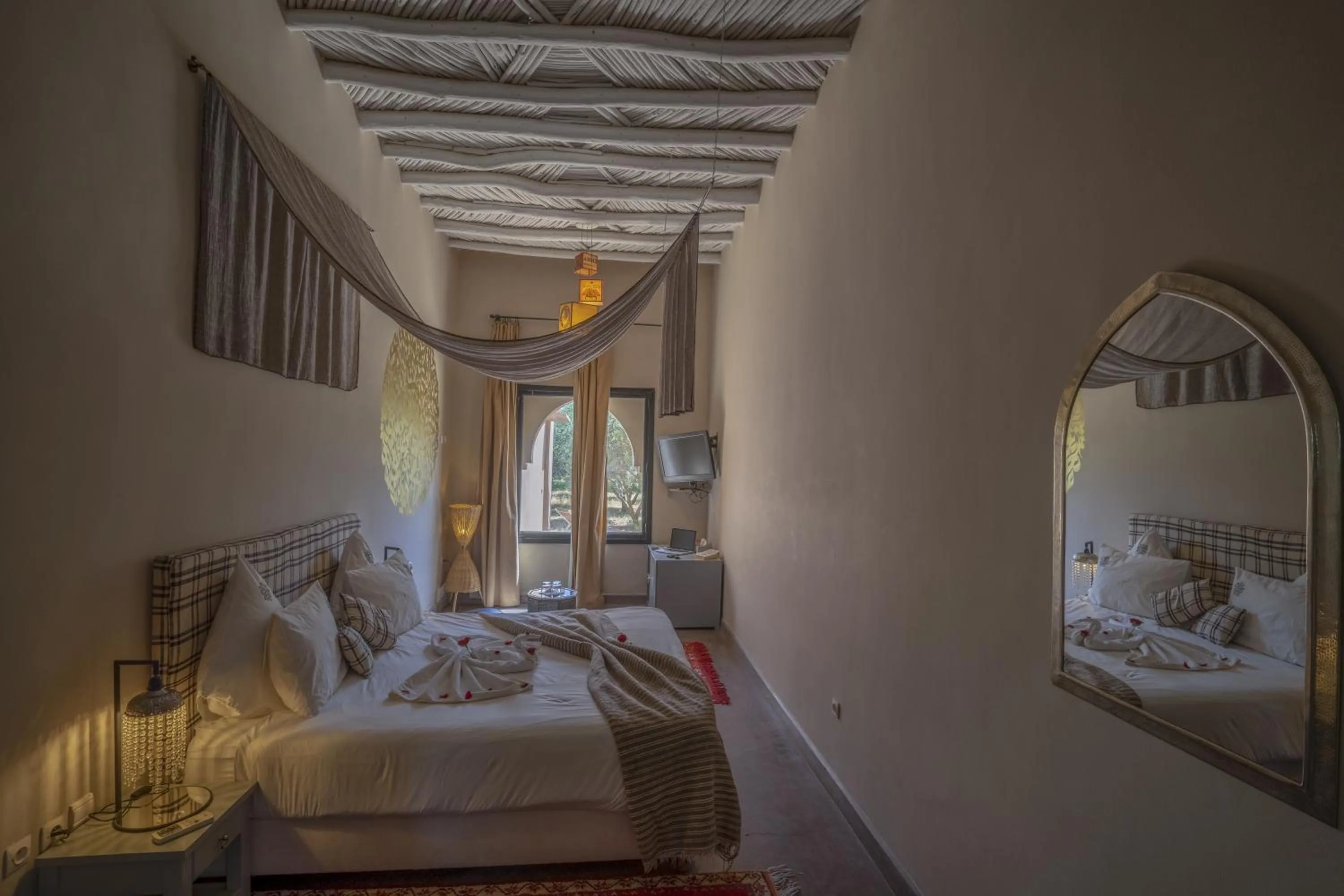 Bed in Taj Atlas Wellness Boutique Hôtel & Spa