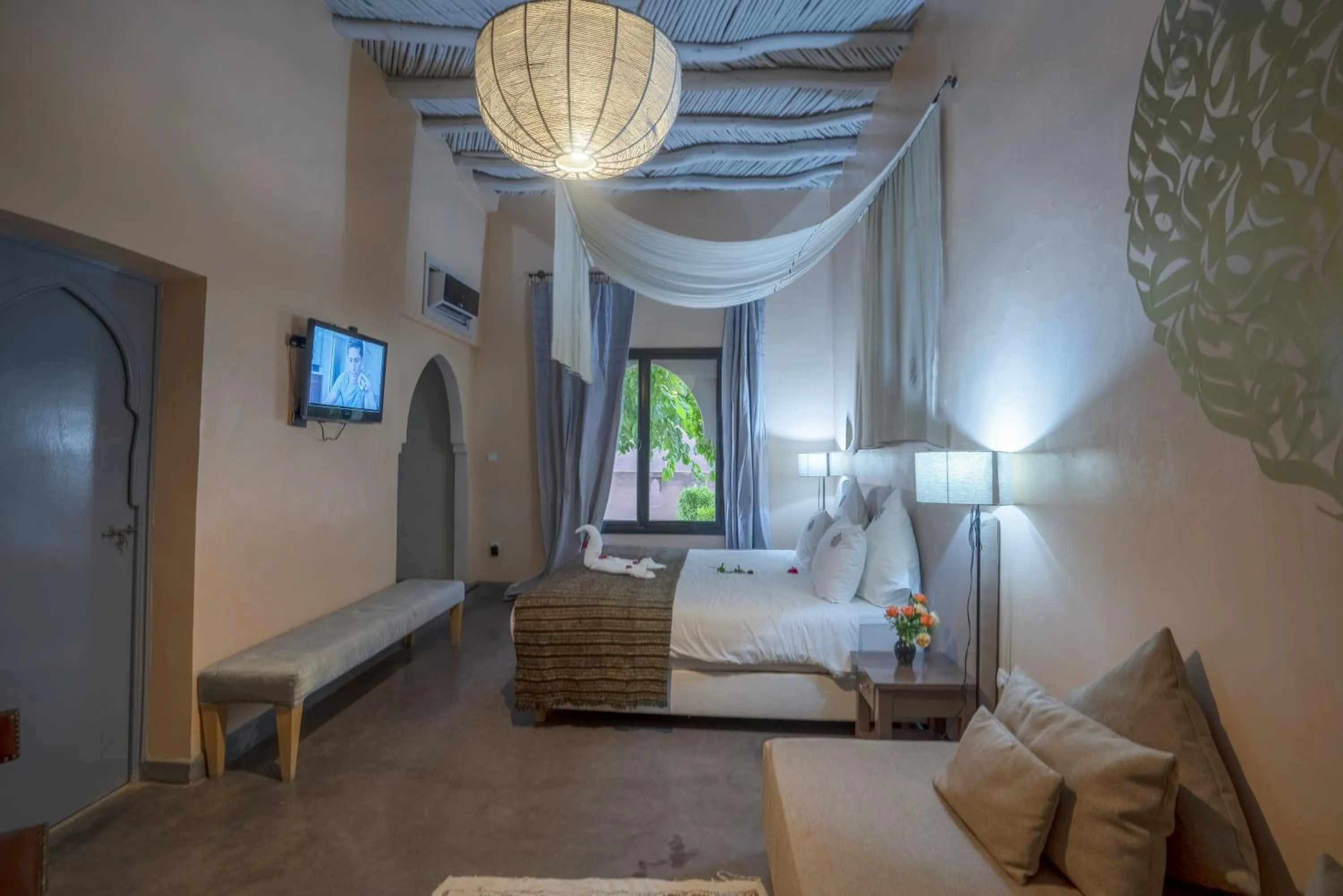 Bed in Taj Atlas Wellness Boutique Hôtel & Spa