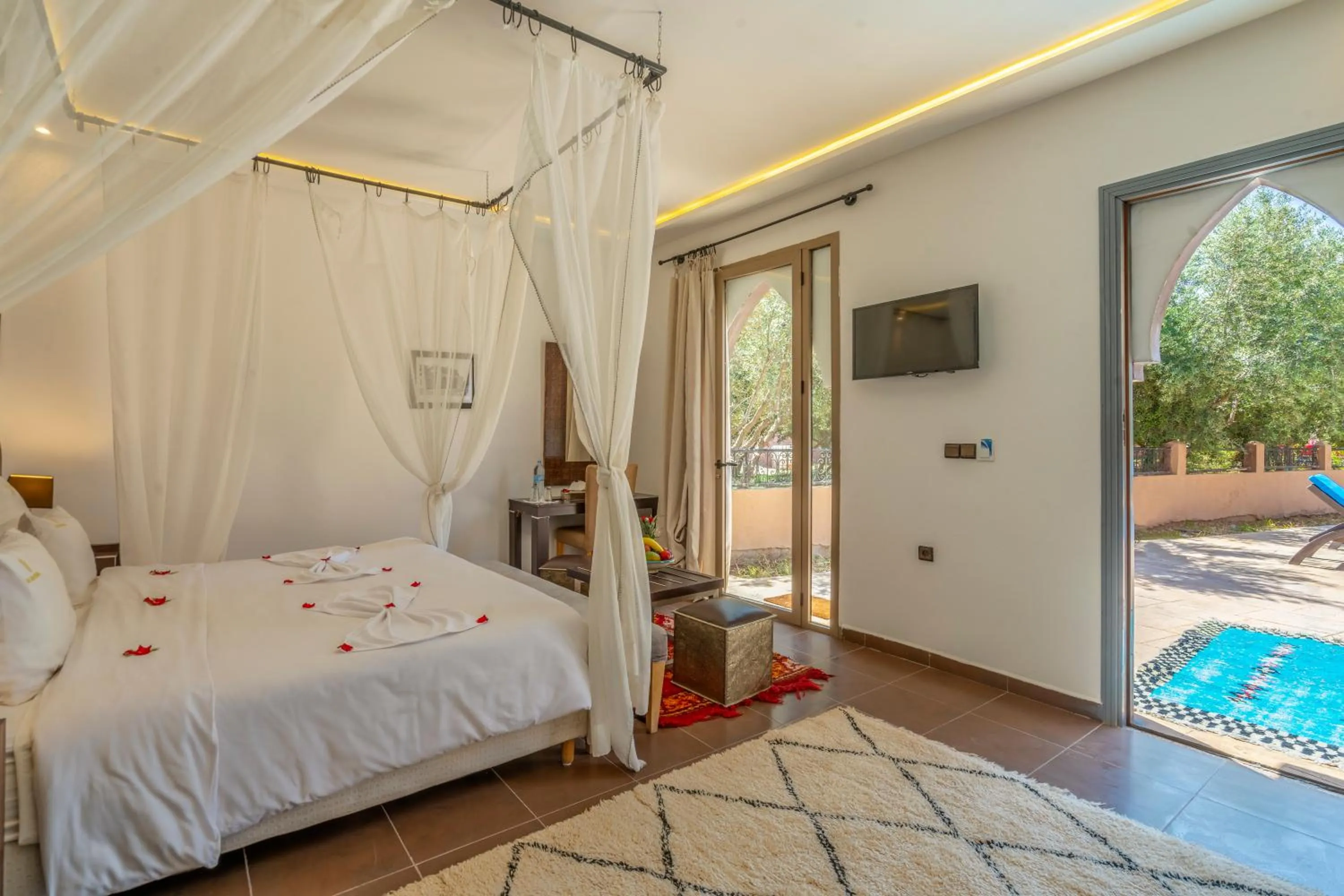 Photo of the whole room, Bed in Taj Atlas Wellness Boutique Hôtel & Spa