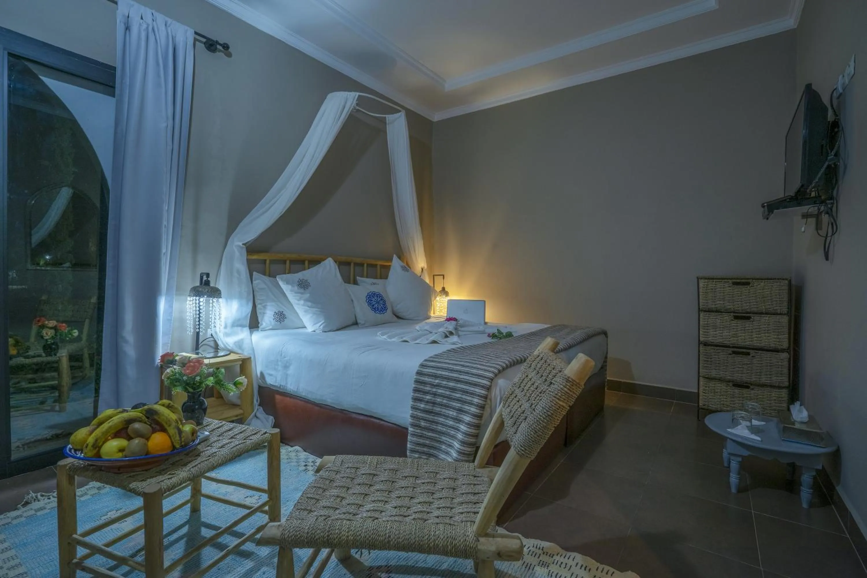 Bathroom, Bed in Taj Atlas Wellness Boutique Hôtel & Spa