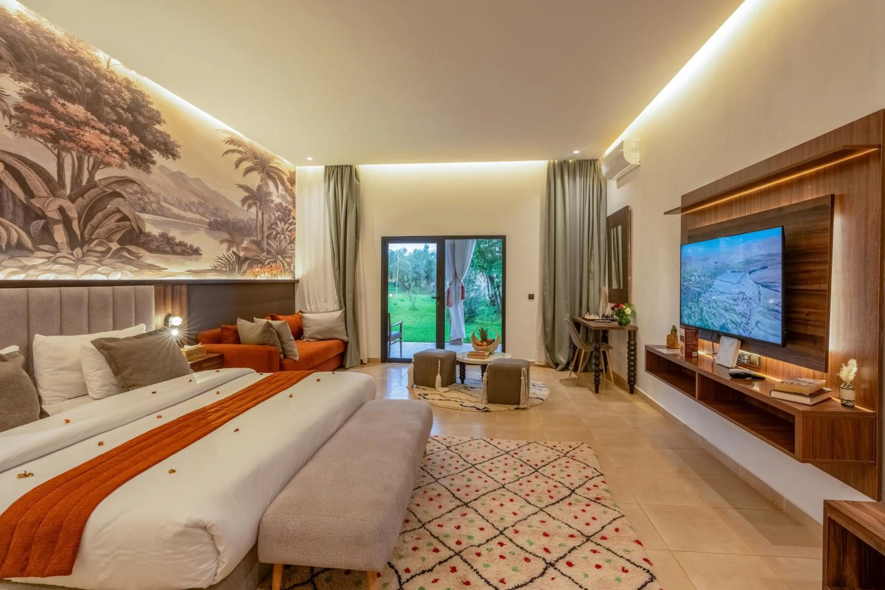 TV and multimedia, Bed in Taj Atlas Wellness Boutique Hôtel & Spa