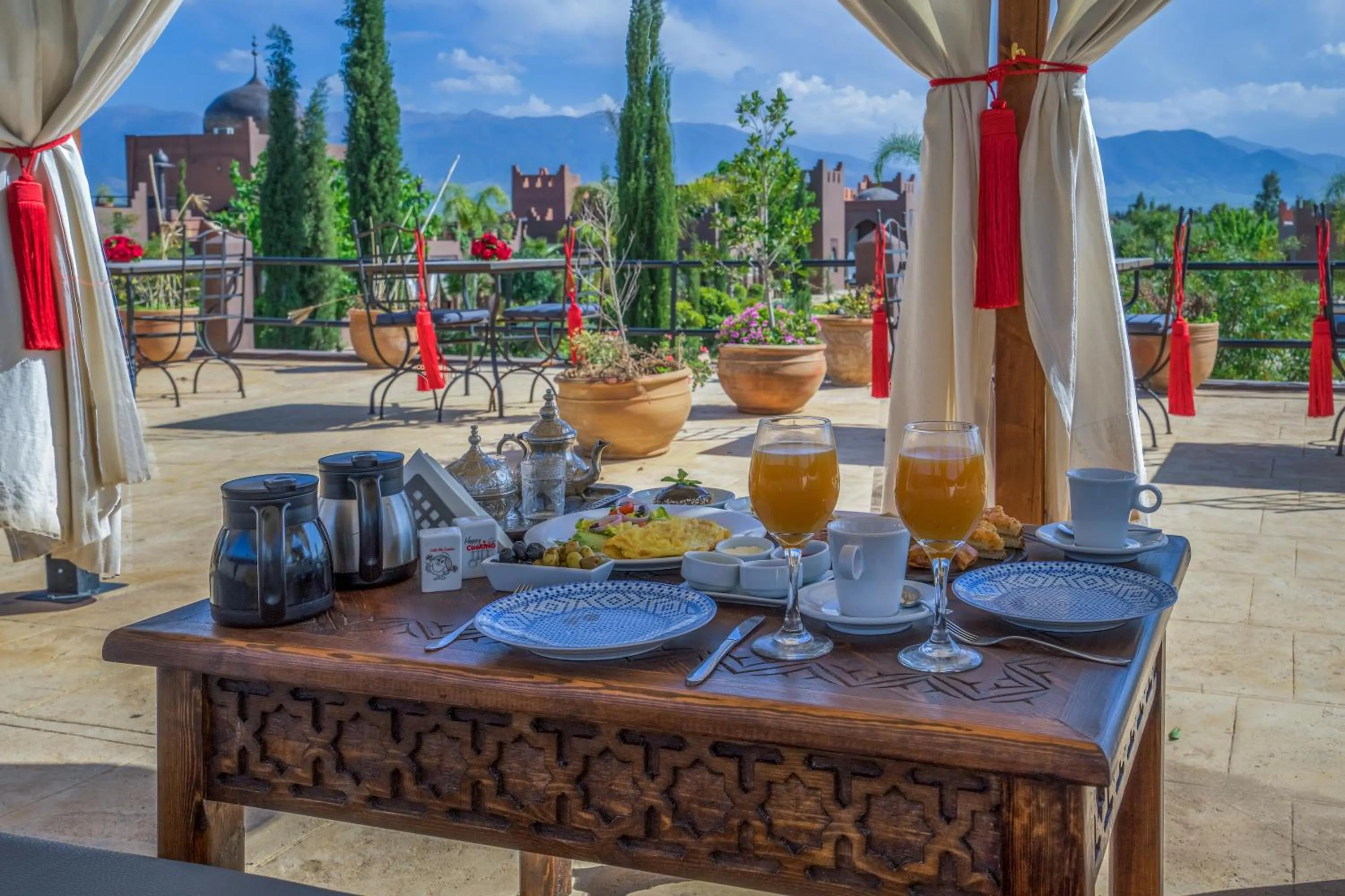 Food and drinks in Taj Atlas Wellness Boutique Hôtel & Spa