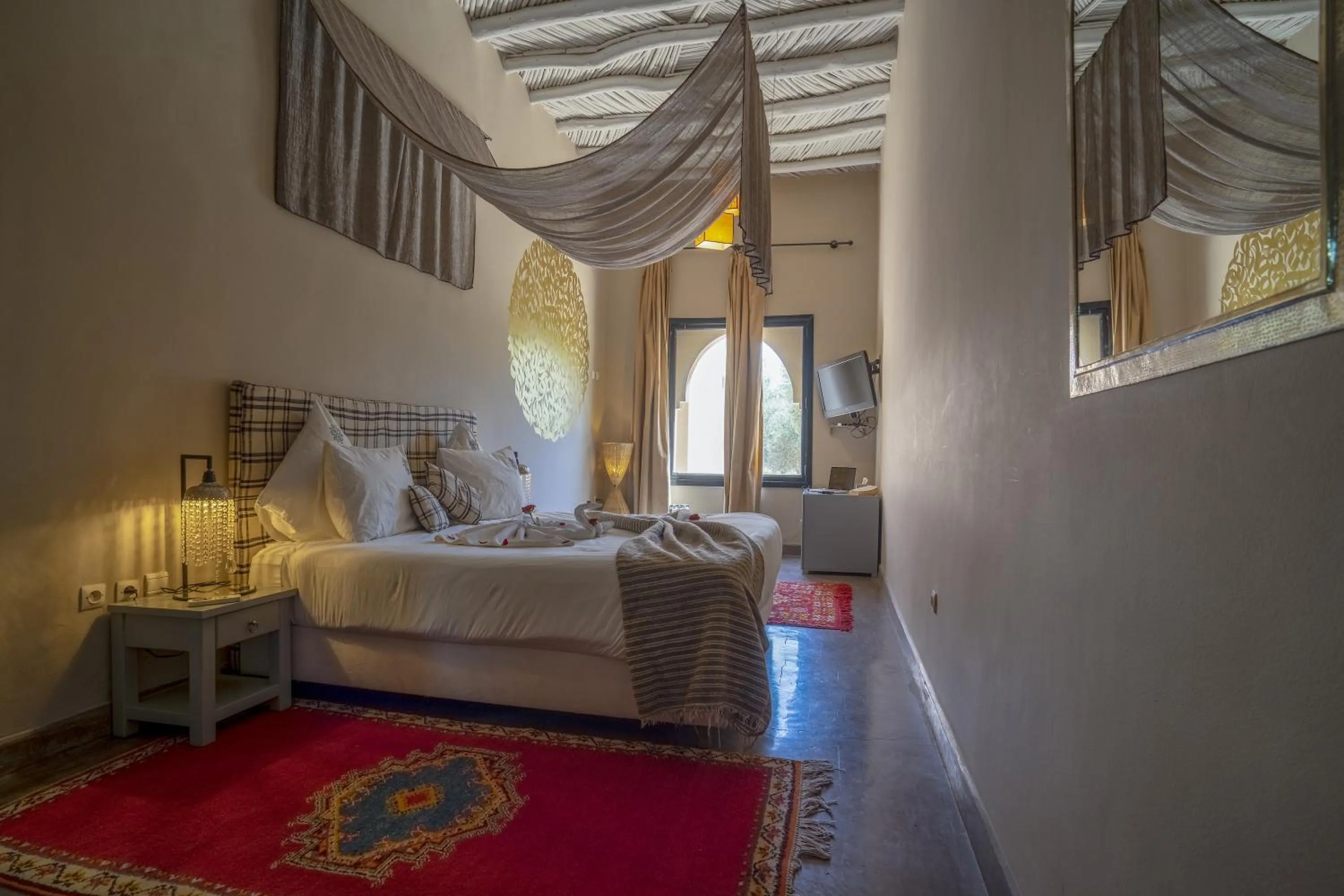 Bathroom, Bed in Taj Atlas Wellness Boutique Hôtel & Spa
