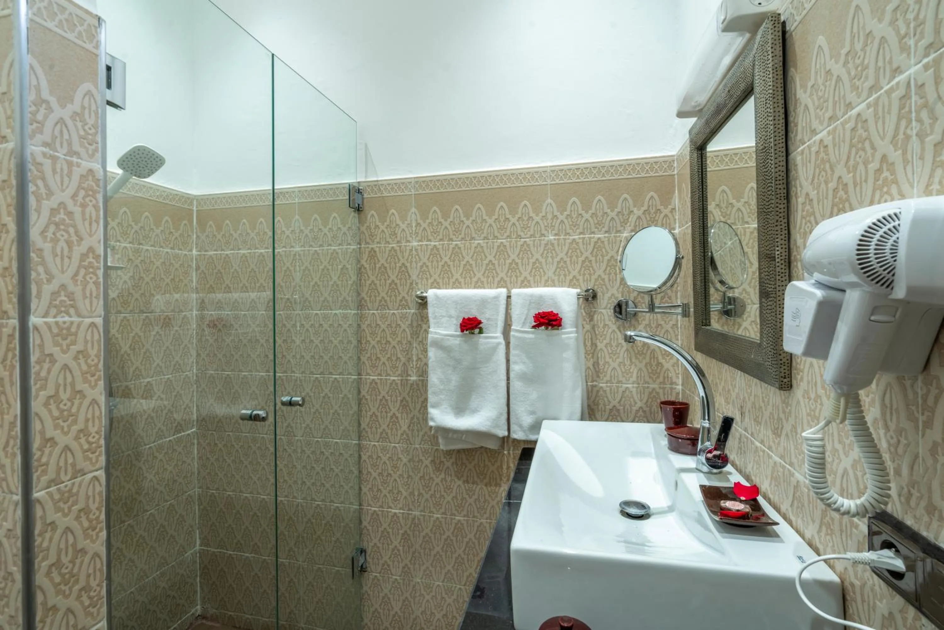 Shower in Taj Atlas Wellness Boutique Hôtel & Spa