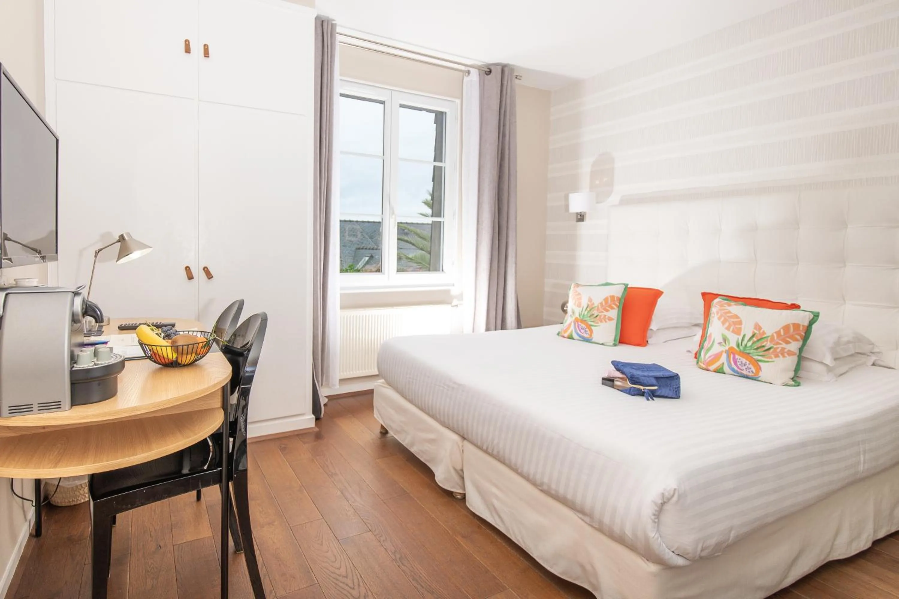 Photo of the whole room, Bed in Hôtel La Baie des Anges, son SPA marin & sa piscine couverte et chauffée