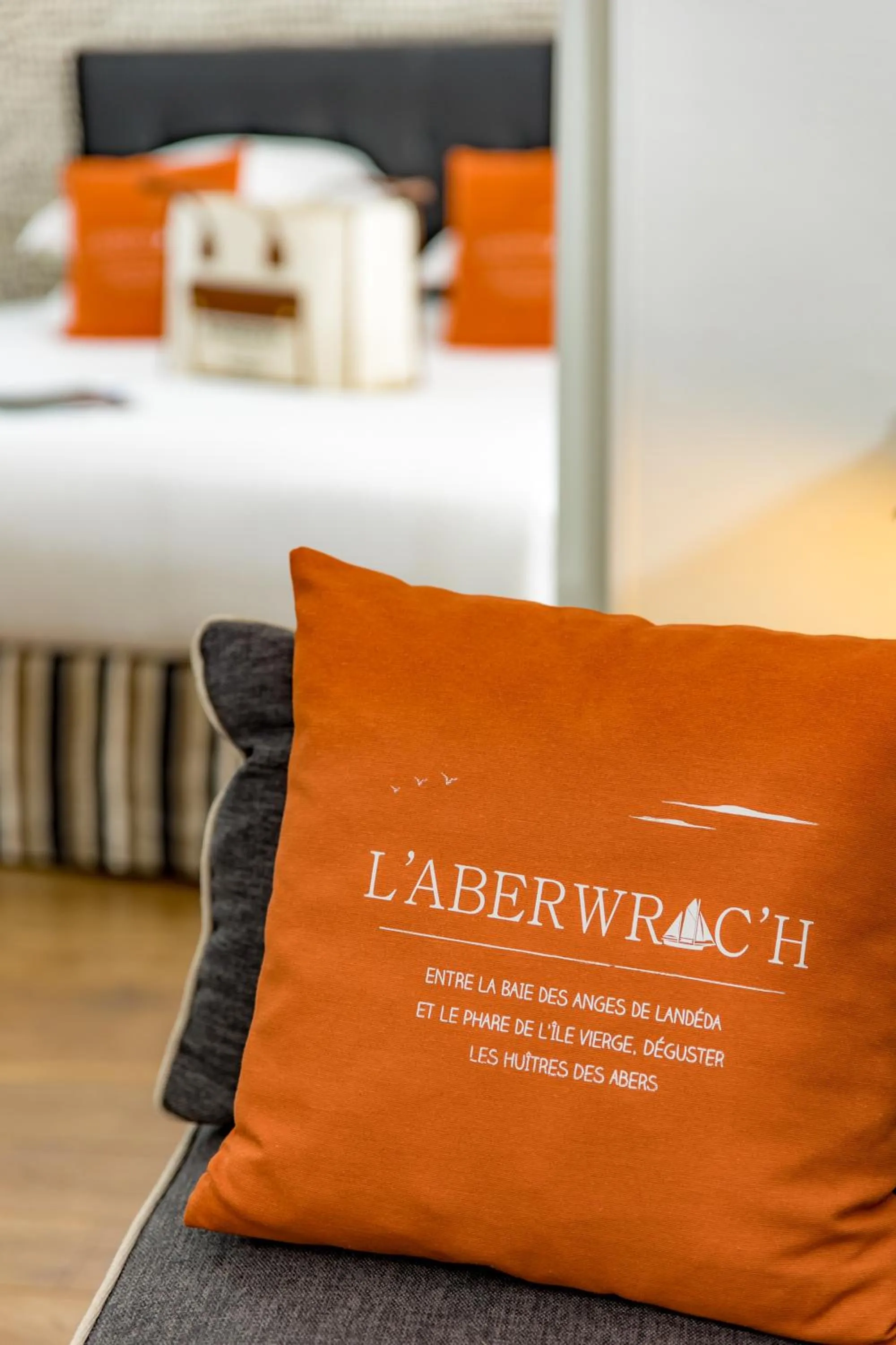 Logo/Certificate/Sign, Bed in Hôtel La Baie des Anges, son SPA marin & sa piscine couverte et chauffée