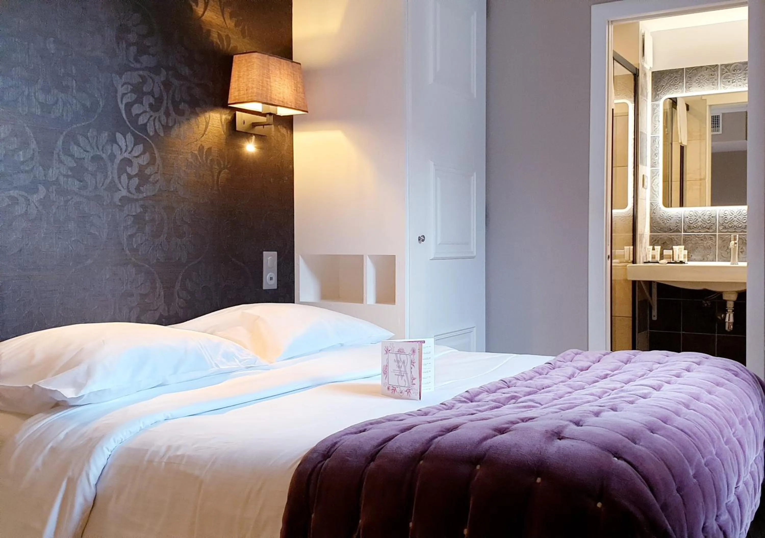 Bed in Villa Augeval Hôtel de charme & Spa