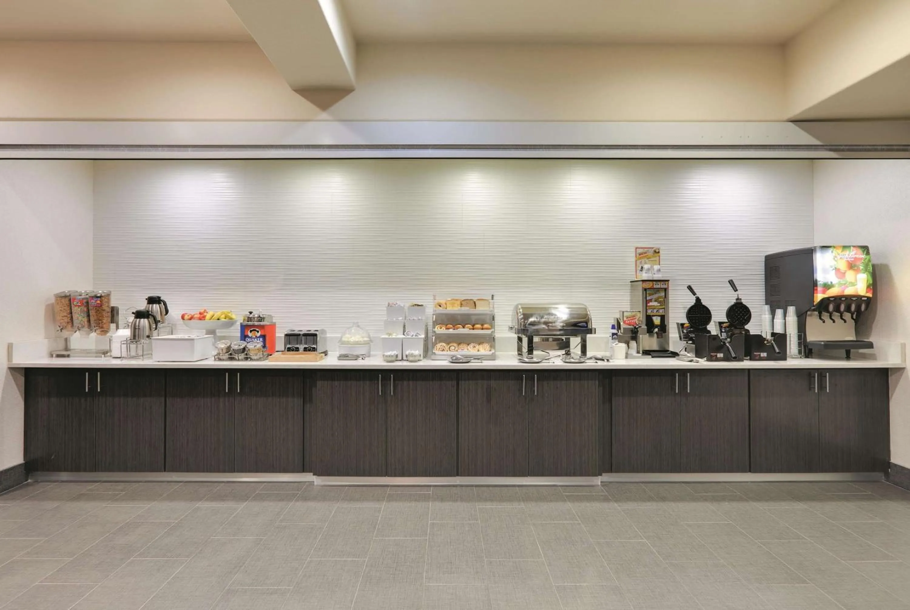 Restaurant/places to eat in La Quinta by Wyndham Tyler South