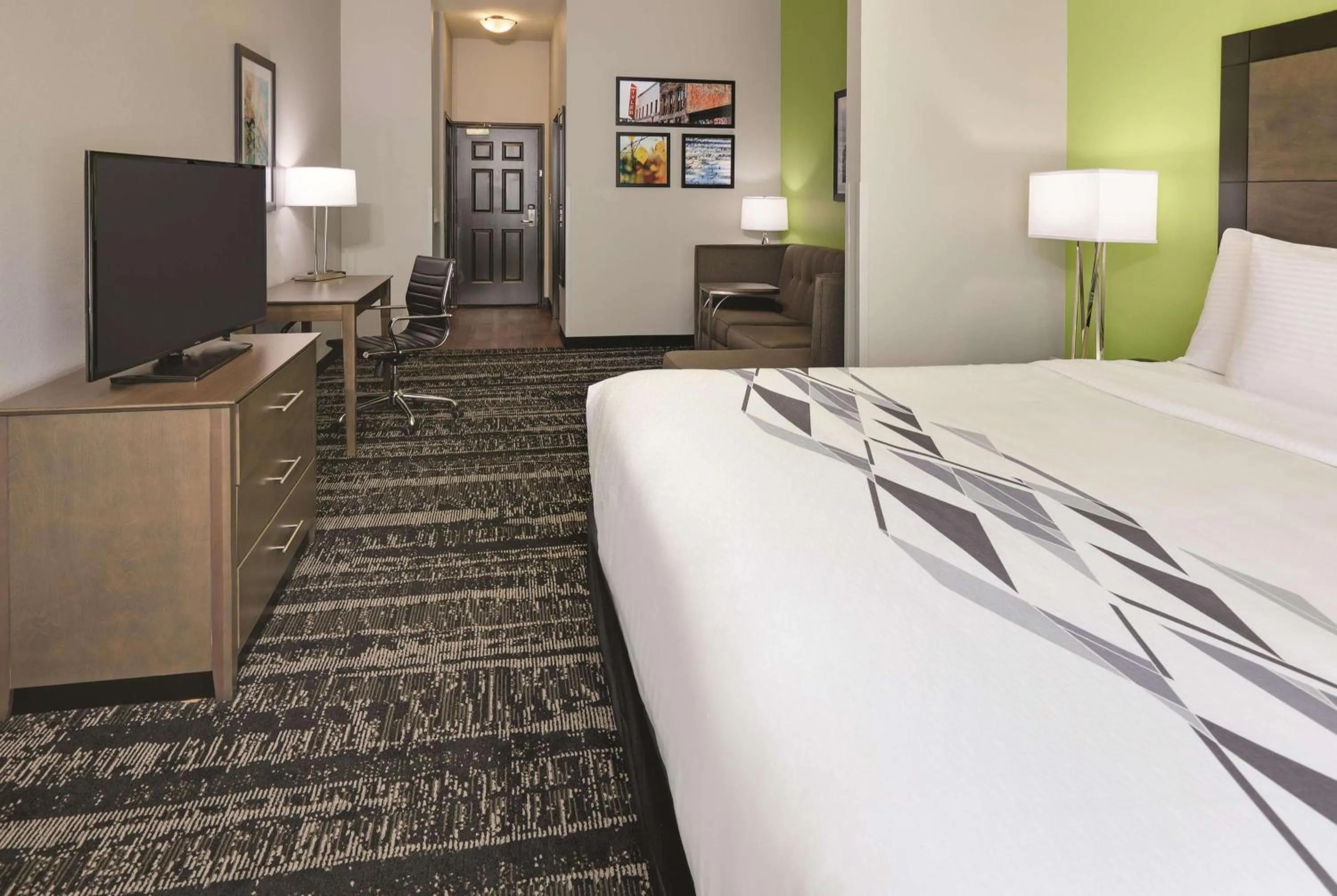 Bedroom, Bed in La Quinta by Wyndham Tyler South