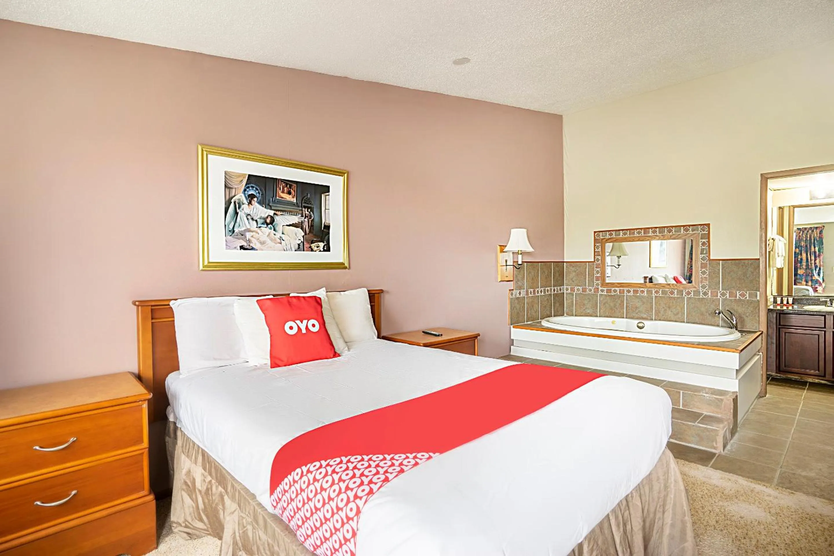 Bedroom, Bed in OYO Hotel Daleville AL Hwy 84