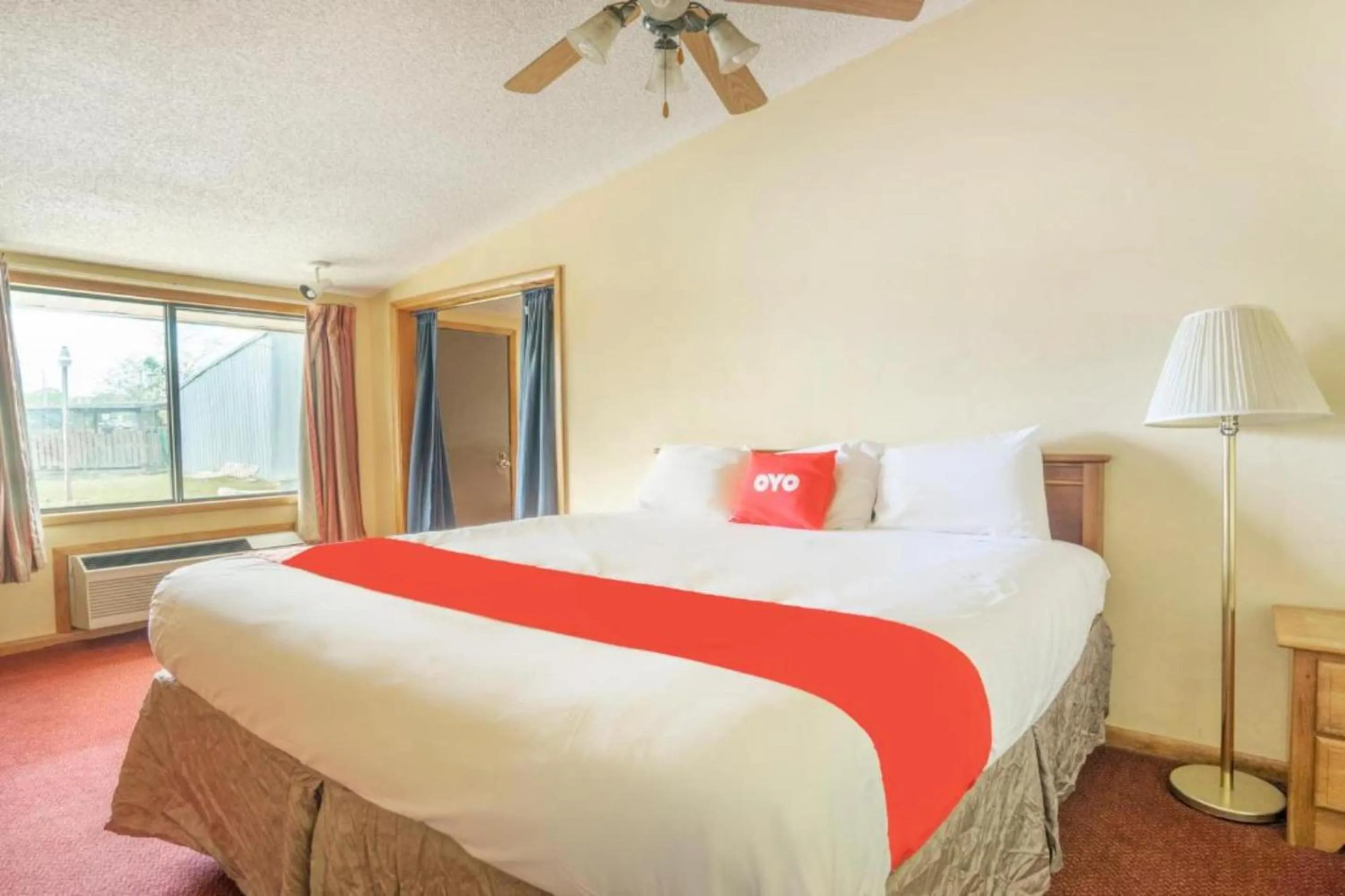 Bedroom, Bed in OYO Hotel Daleville AL Hwy 84