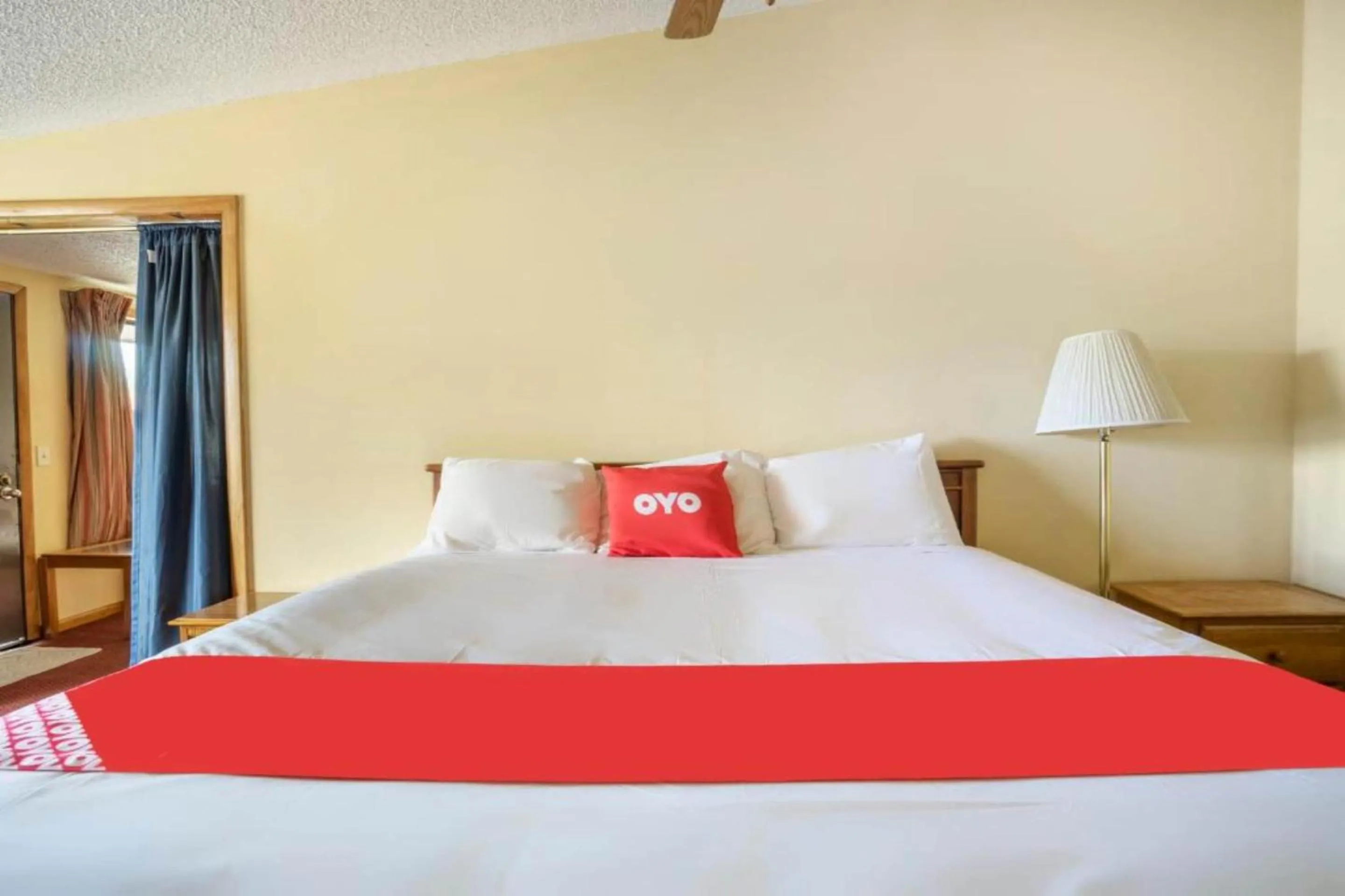 Bedroom, Bed in OYO Hotel Daleville AL Hwy 84