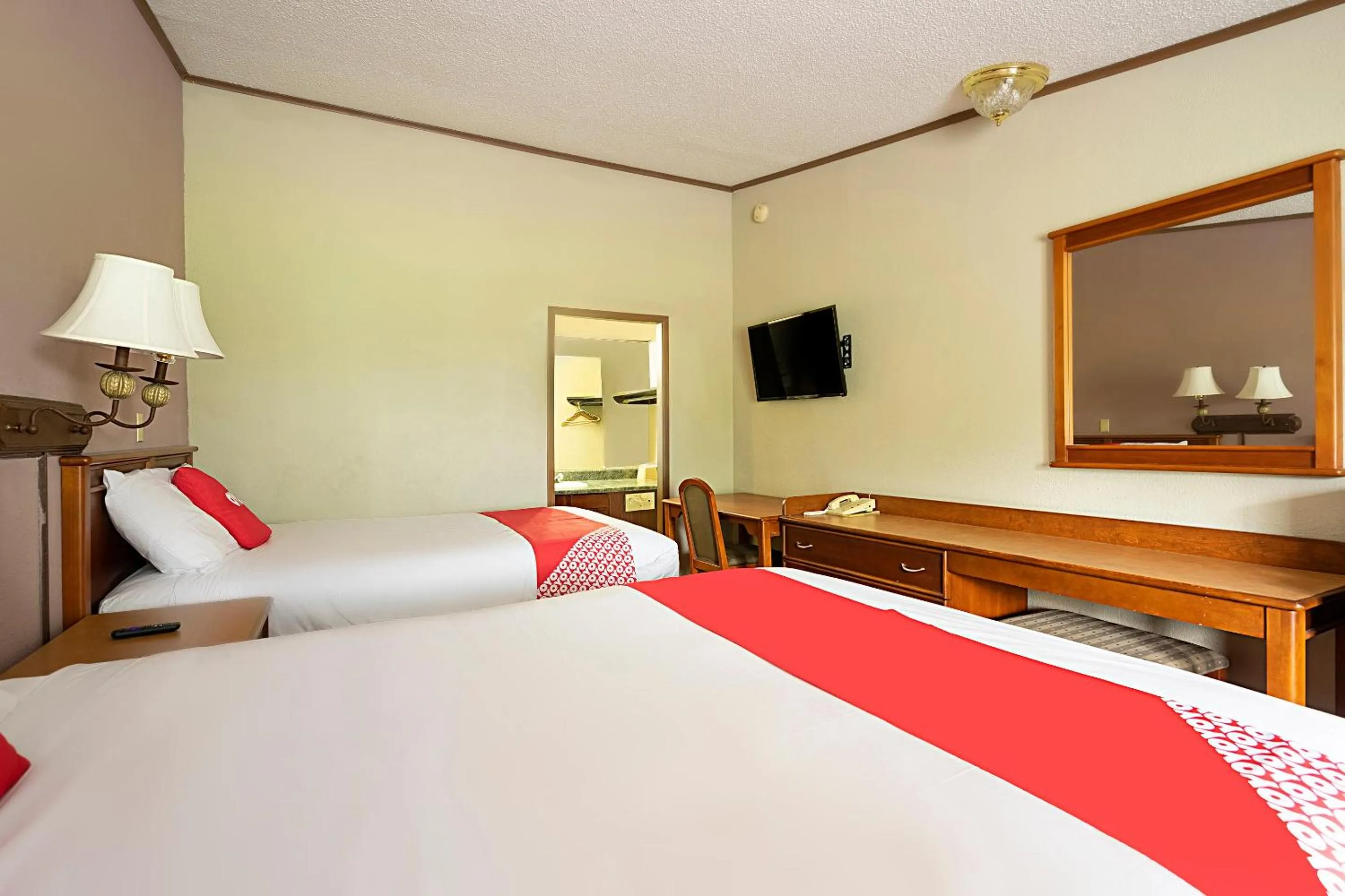 Bedroom, Bed in OYO Hotel Daleville AL Hwy 84