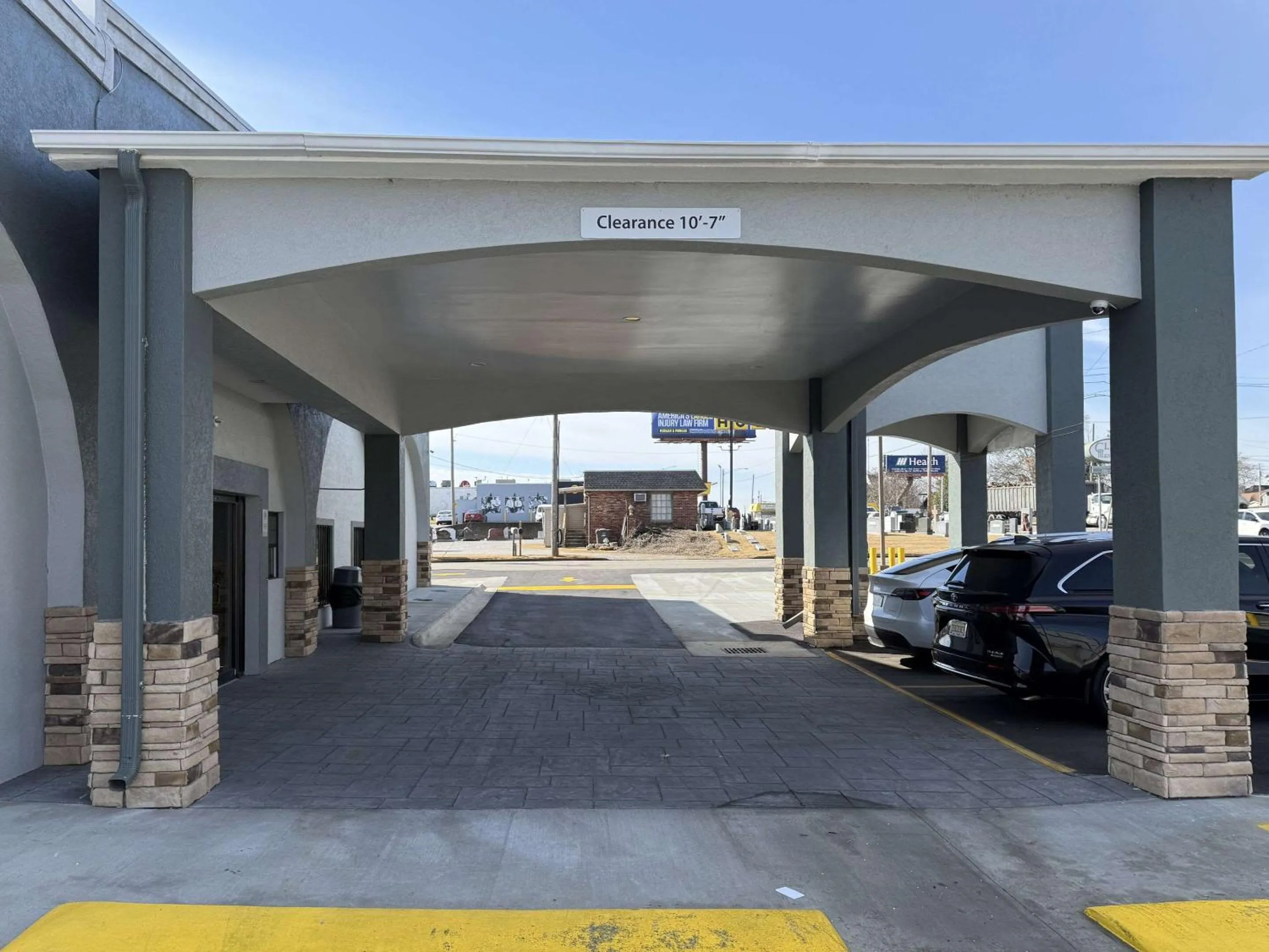 Property building in Clarion Pointe Decatur Downtown