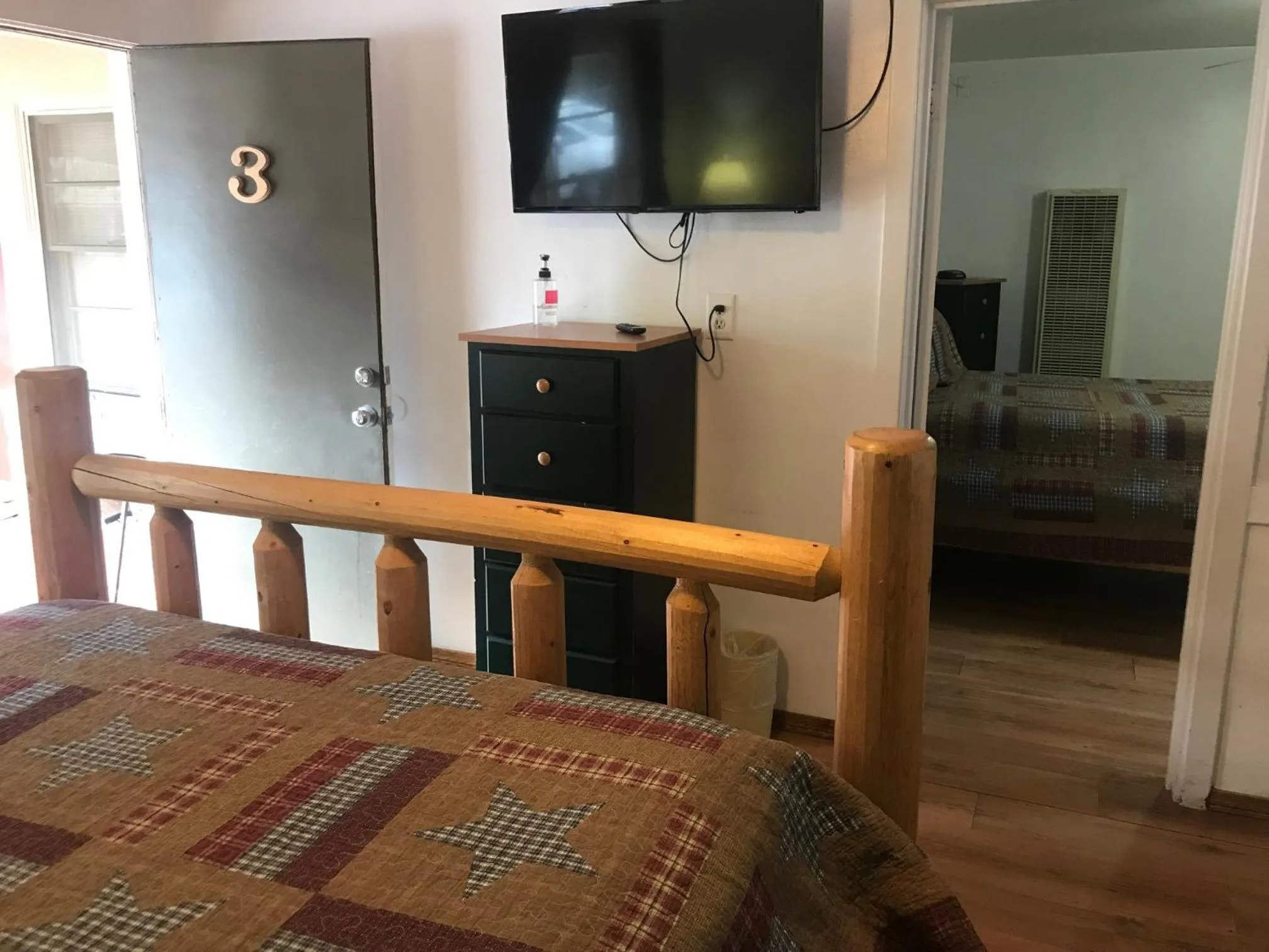 TV and multimedia in Dunsmuir Lodge