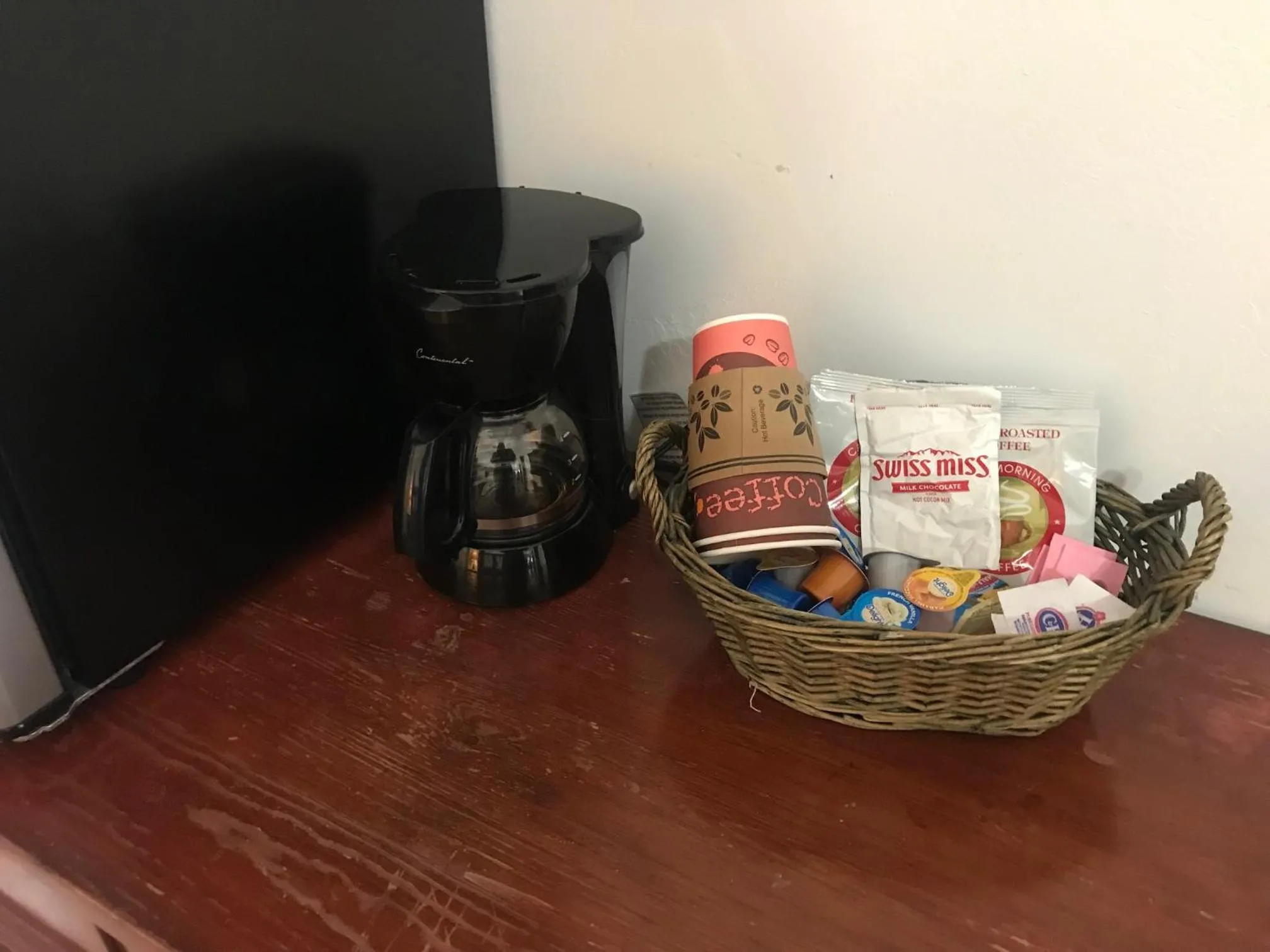 Coffee/tea facilities in Dunsmuir Lodge