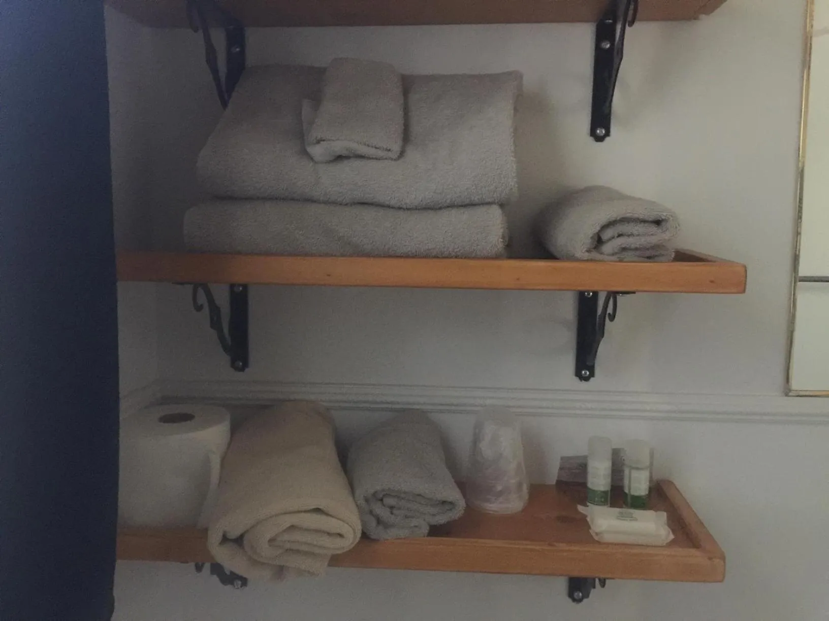 towels in Dunsmuir Lodge