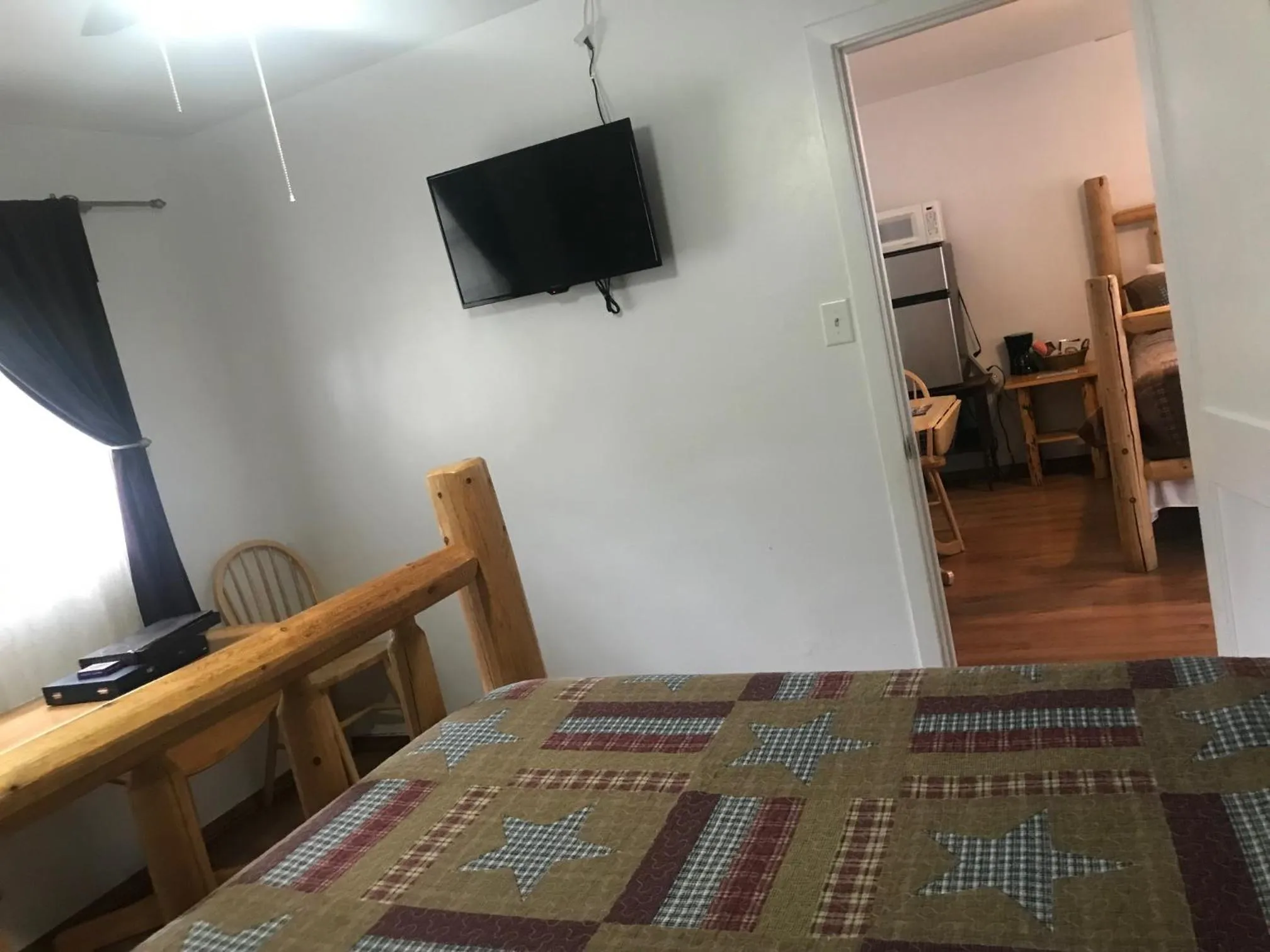 TV and multimedia in Dunsmuir Lodge