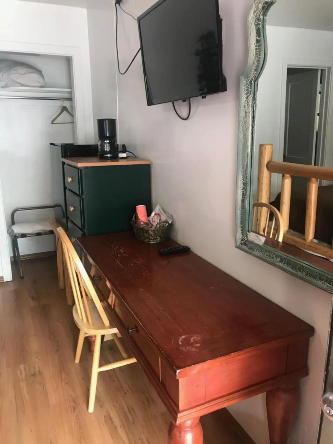 TV and multimedia in Dunsmuir Lodge