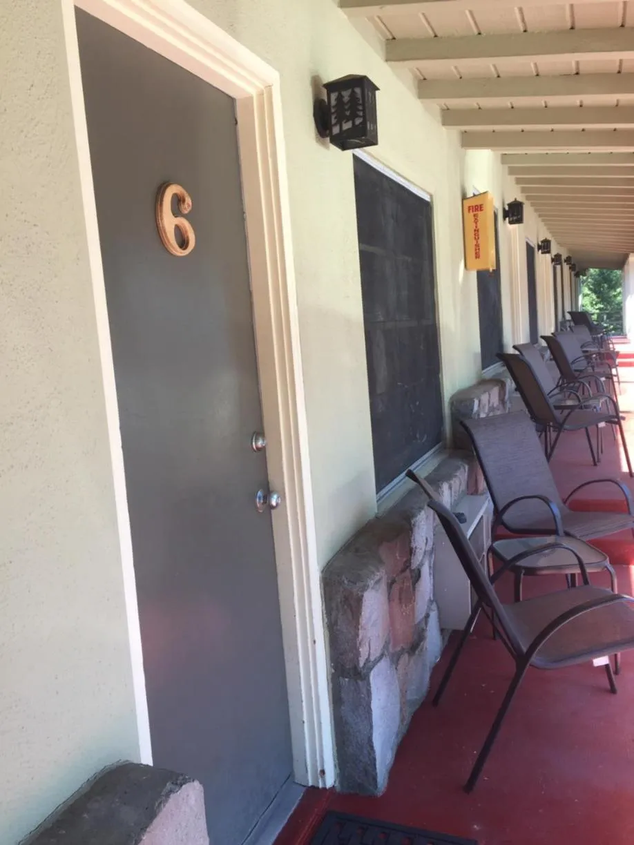 Seating area in Dunsmuir Lodge