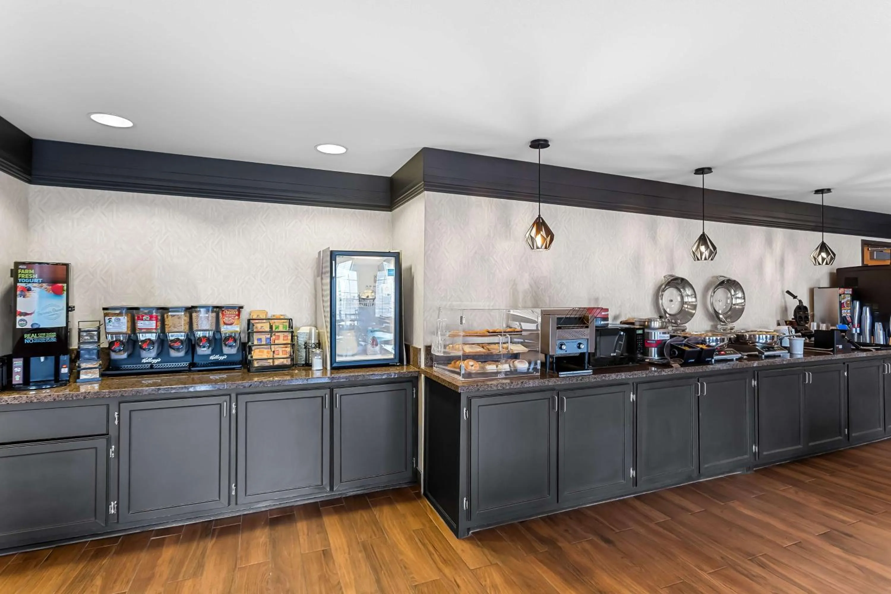 Breakfast in Best Western Moriarty Heritage Inn