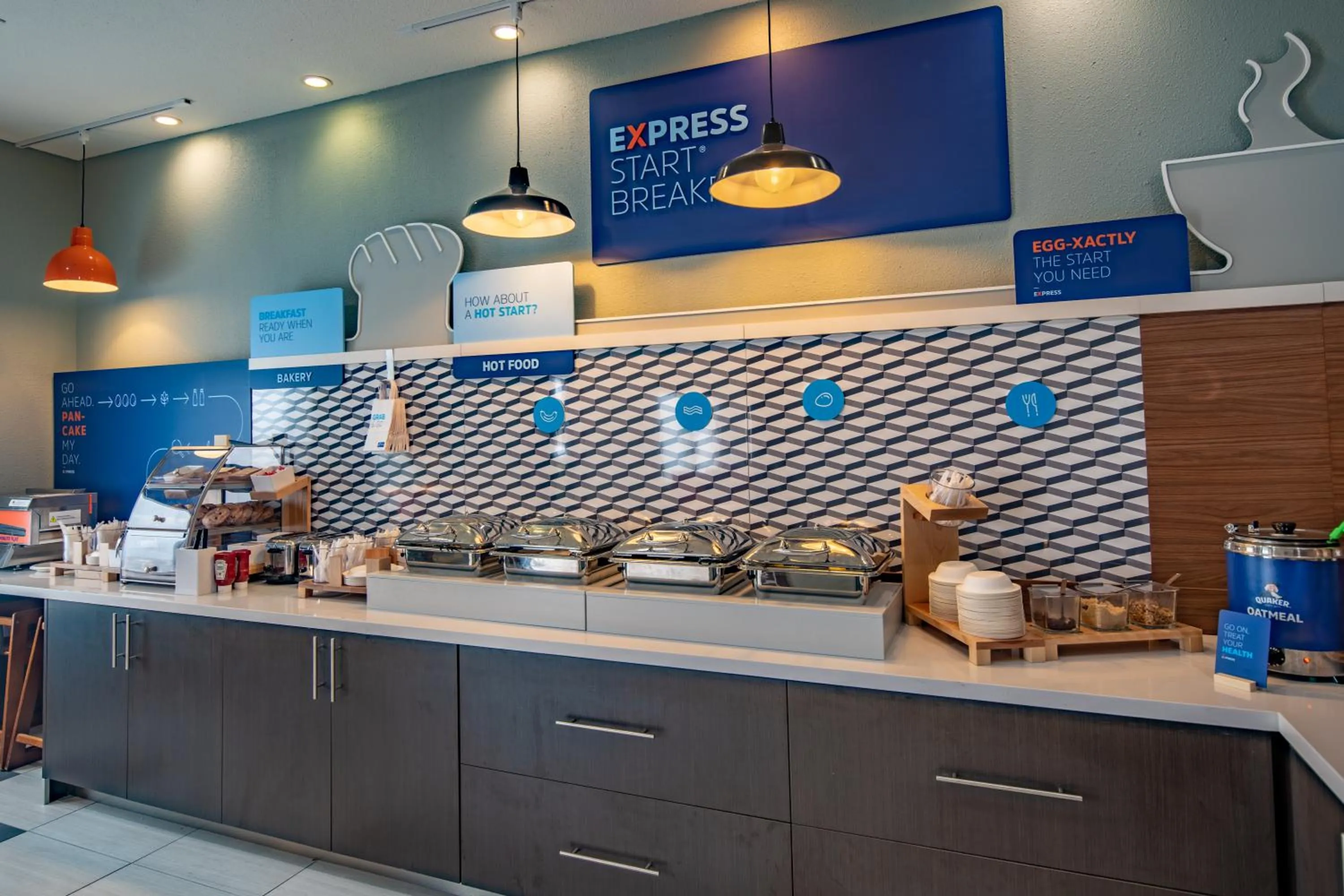 Continental breakfast in Holiday Inn Express & Suites N Waco Area - West by IHG