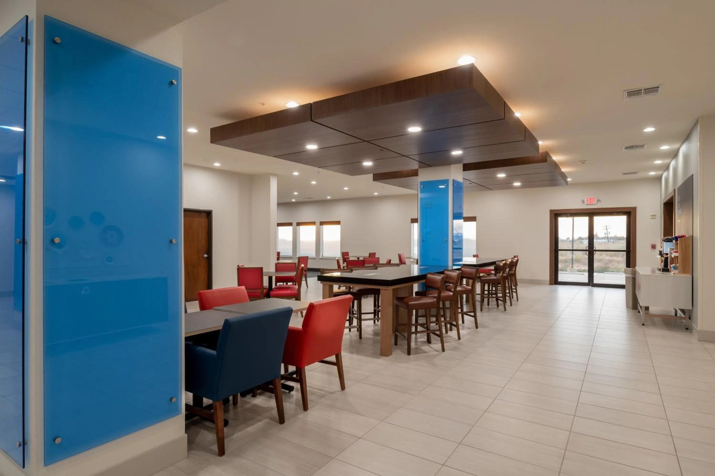 Breakfast in Holiday Inn Express & Suites N Waco Area - West by IHG