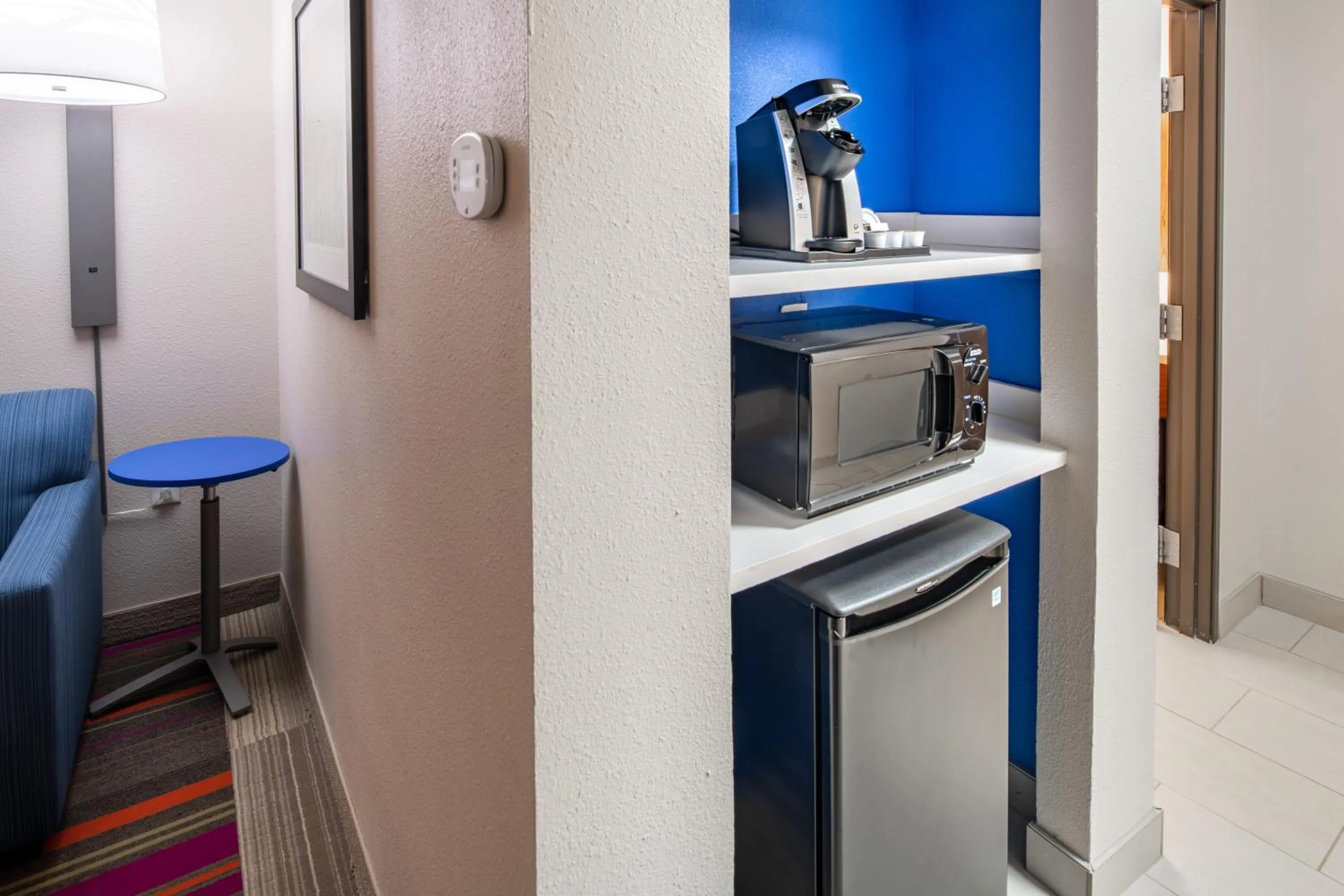 Holiday Inn Express & Suites N Waco Area - West by IHG