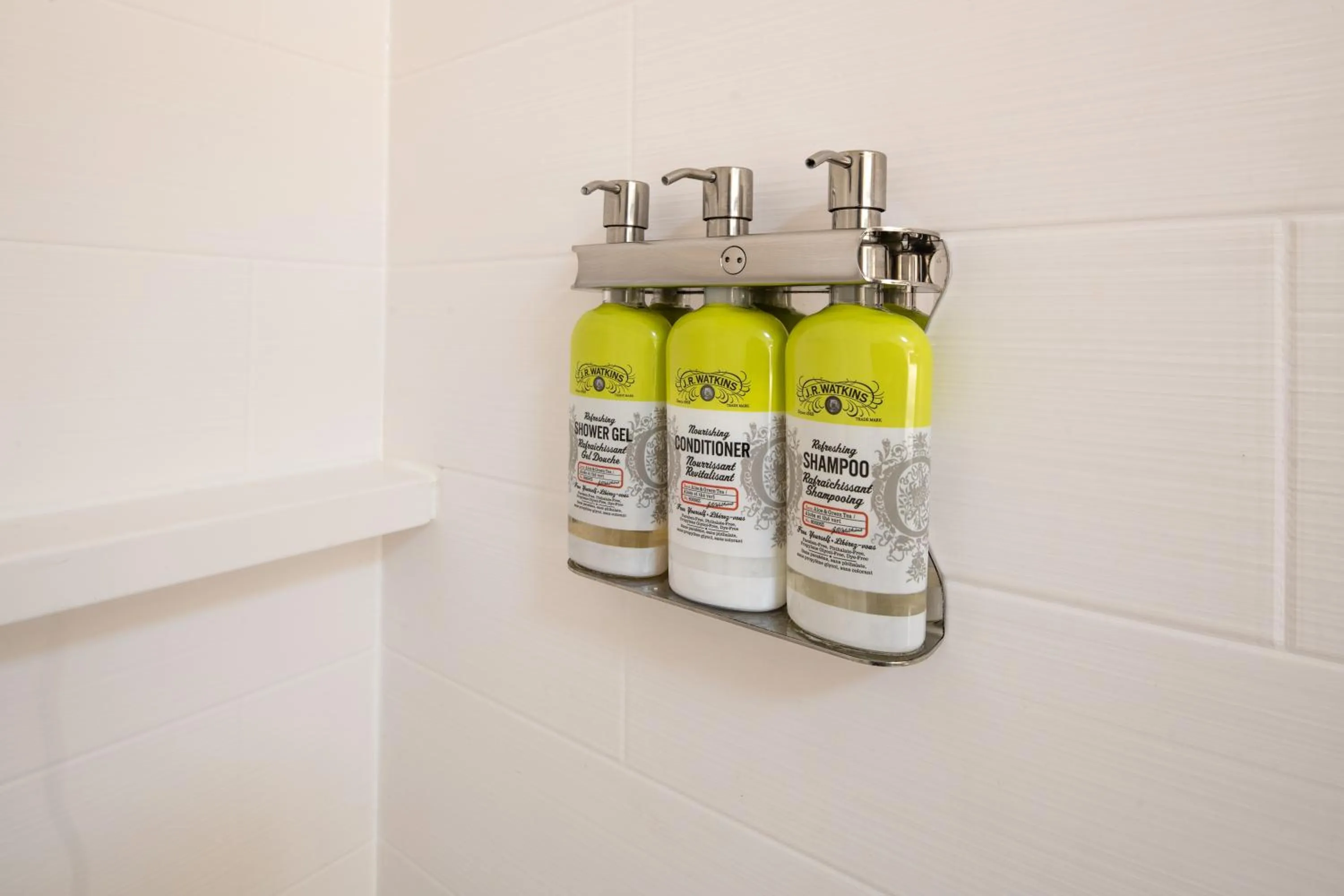 Bathroom in Holiday Inn Express & Suites N Waco Area - West by IHG