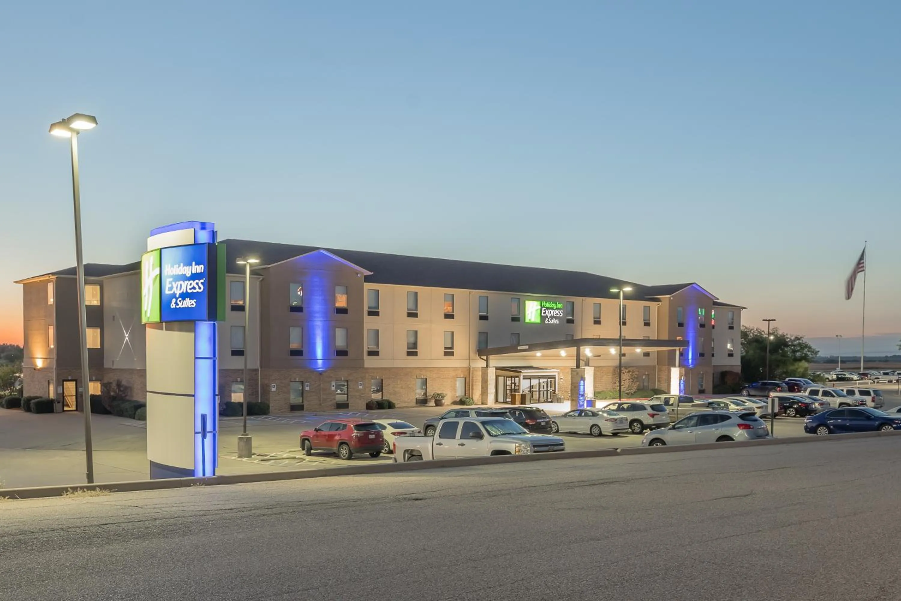 Holiday Inn Express & Suites N Waco Area - West by IHG