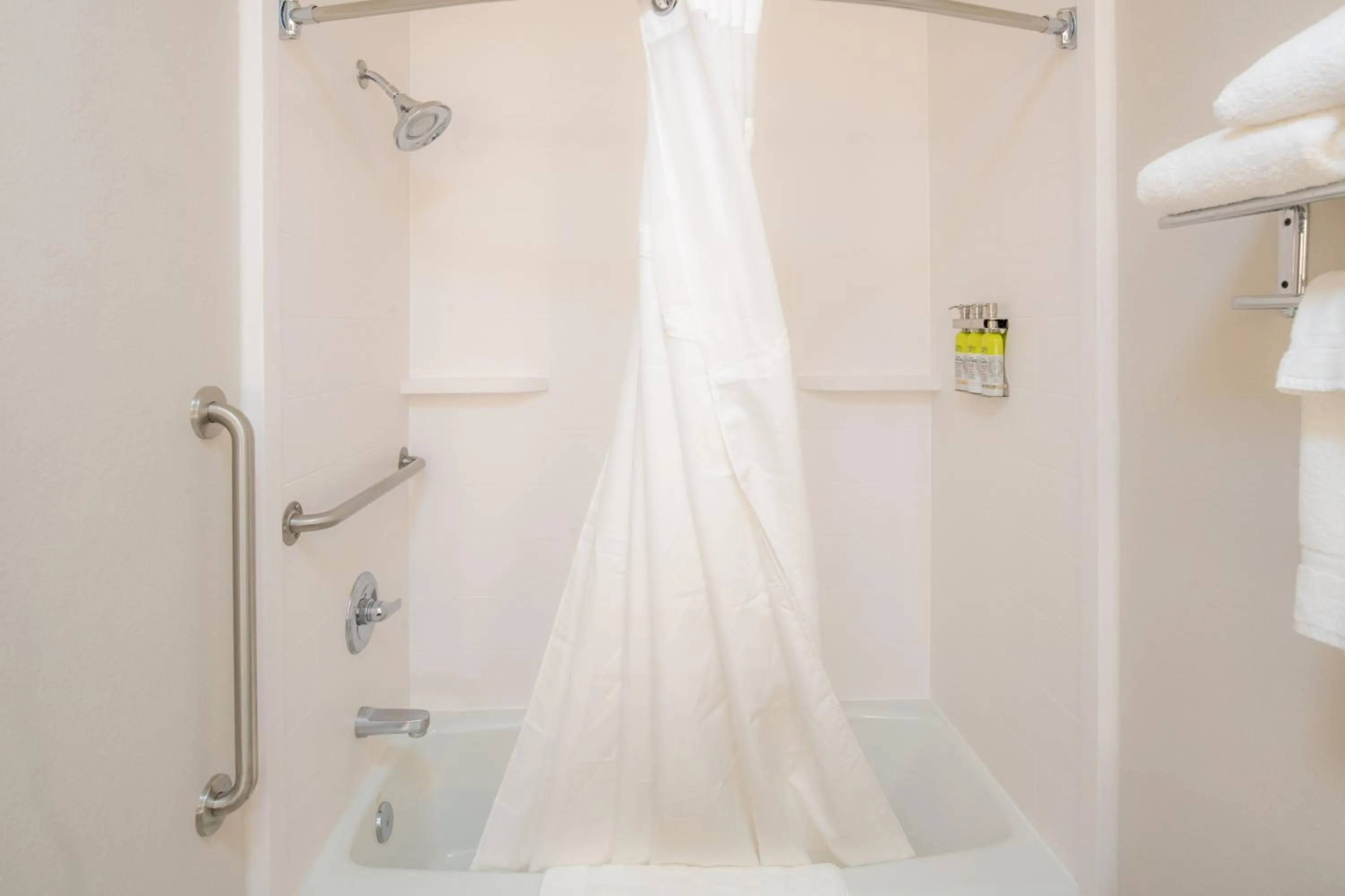 Bathroom in Holiday Inn Express & Suites N Waco Area - West by IHG