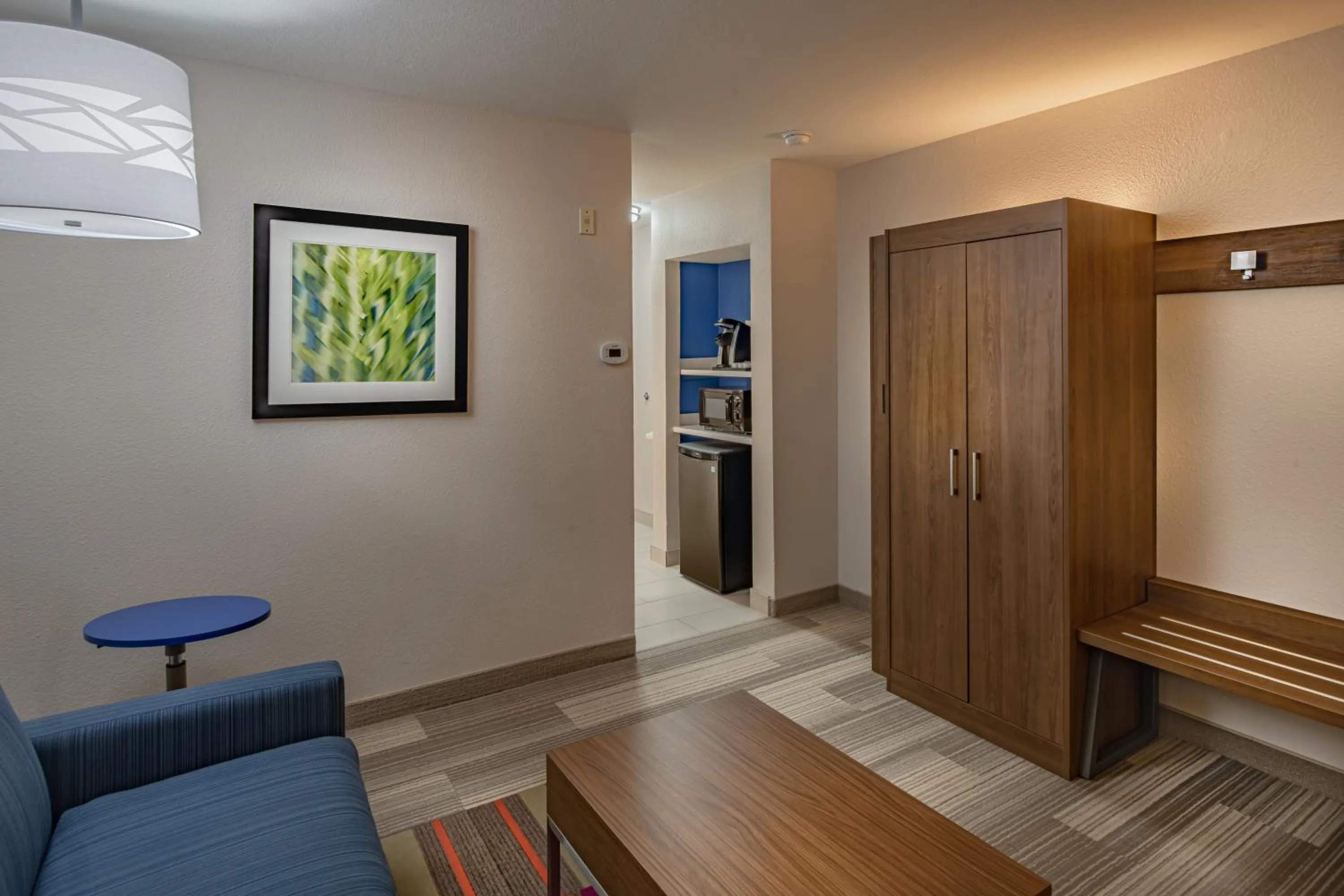 Holiday Inn Express & Suites N Waco Area - West by IHG