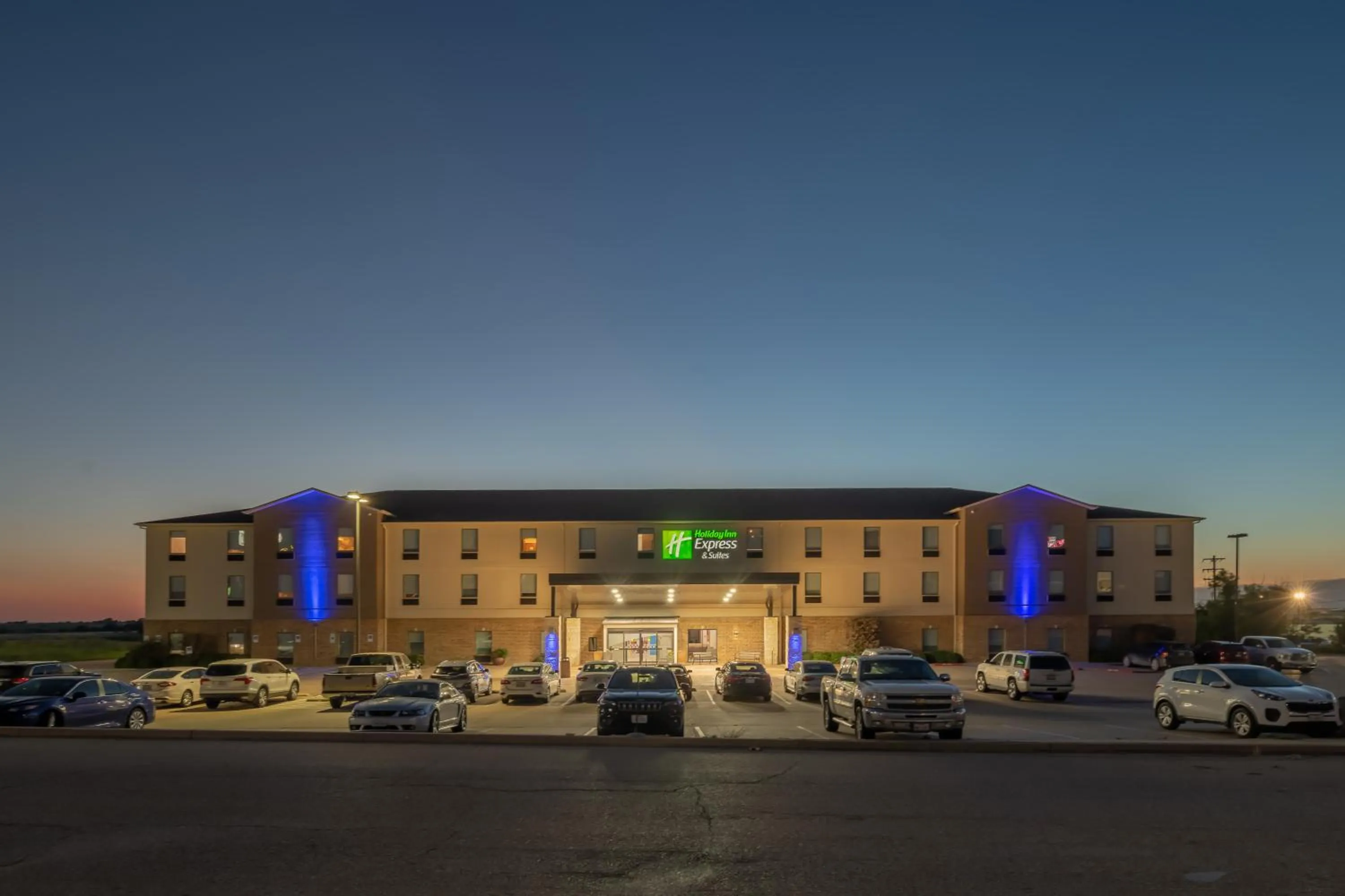 Property building in Holiday Inn Express & Suites N Waco Area - West by IHG