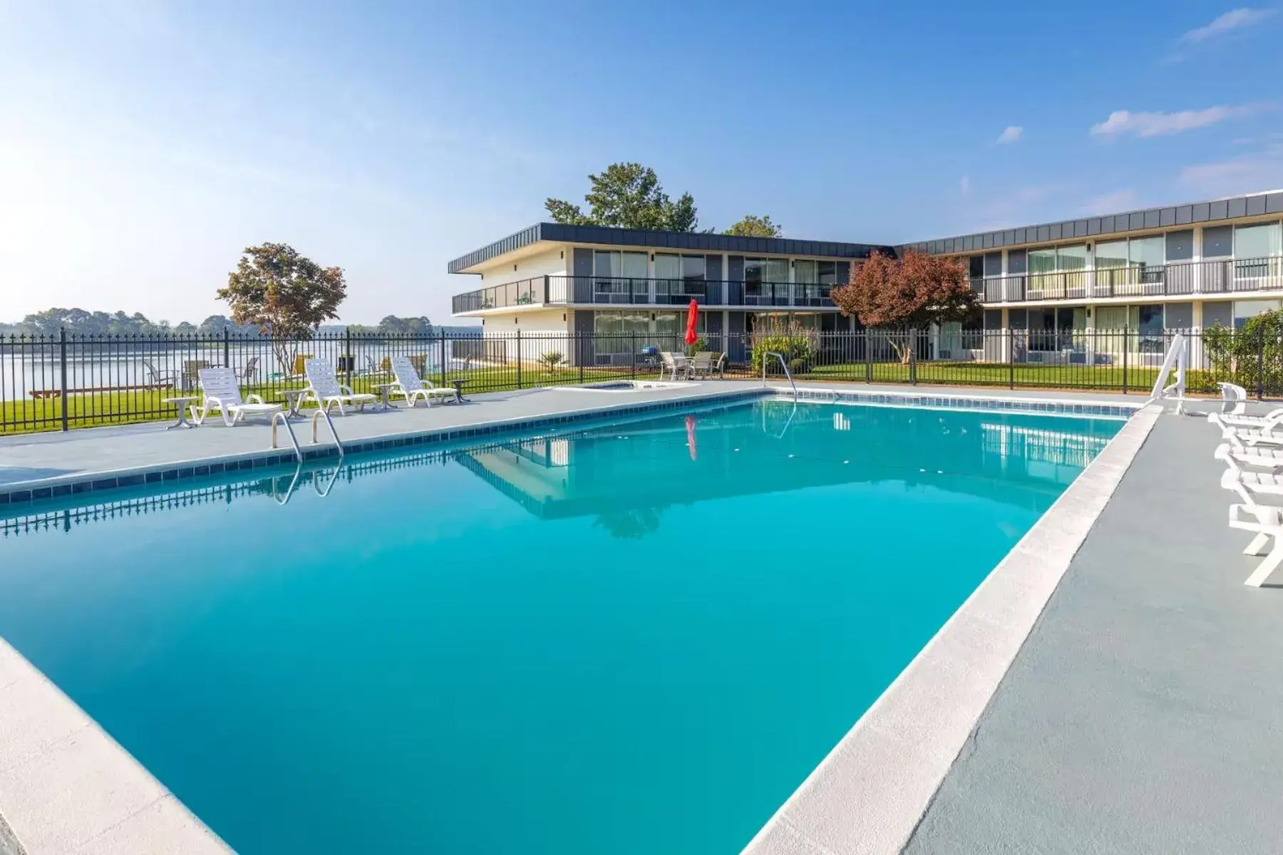 King Room - Non-Smoking in Super 8 by Wyndham Riverside AL King Room - Non-Smoking in Super 8 by Wyndham Riverside AL