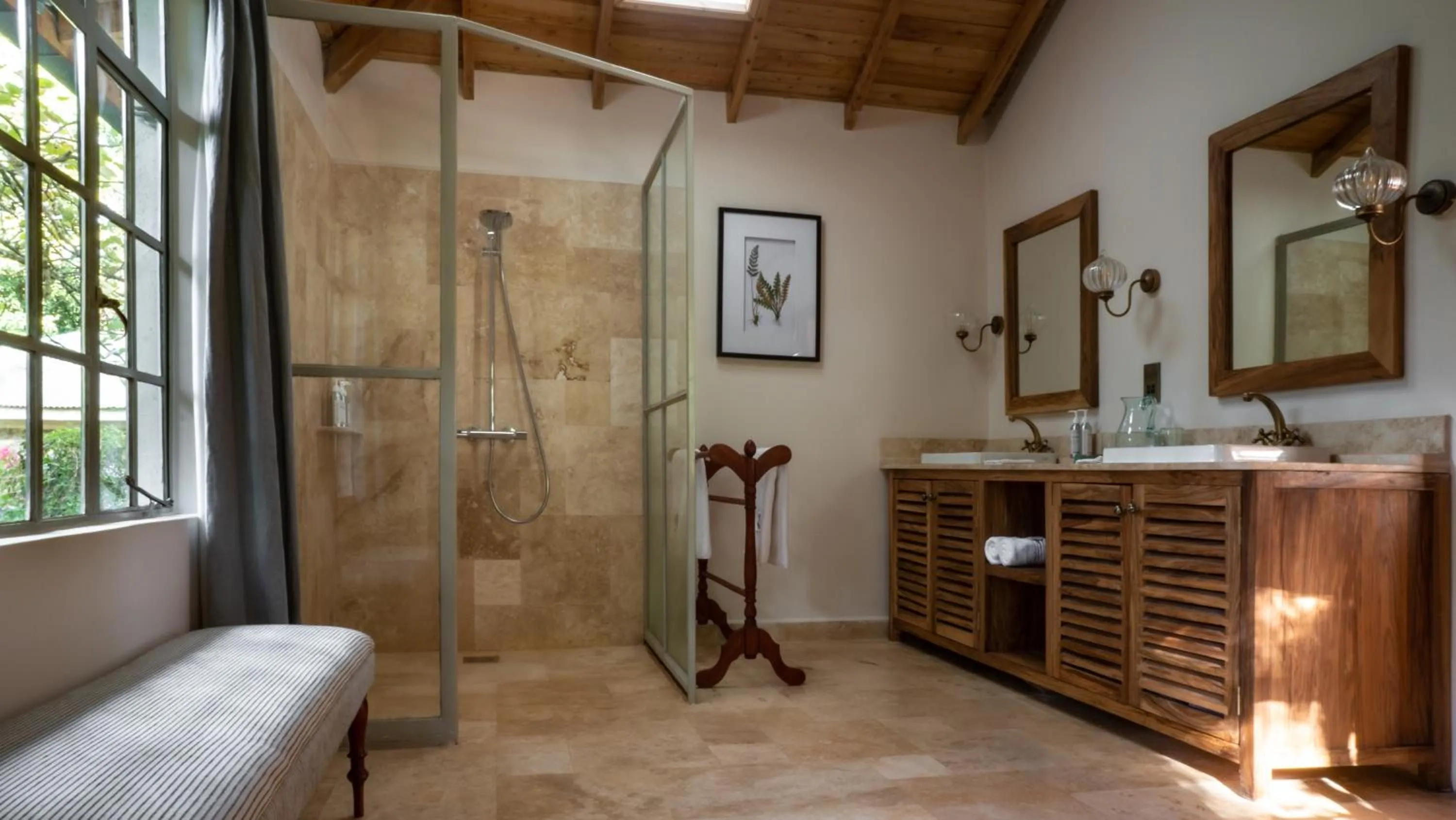 Shower in Karen Blixen Coffee Garden & Cottages