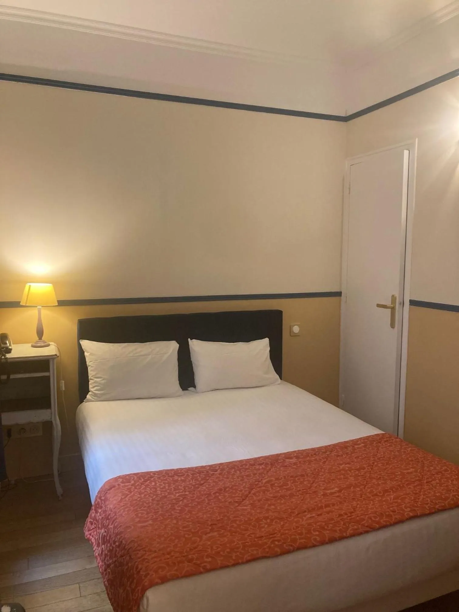 Photo of the whole room, Bed in Hotel Boileau