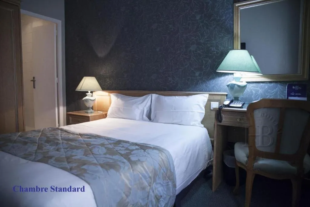 Photo of the whole room, Bed in Hotel Boileau