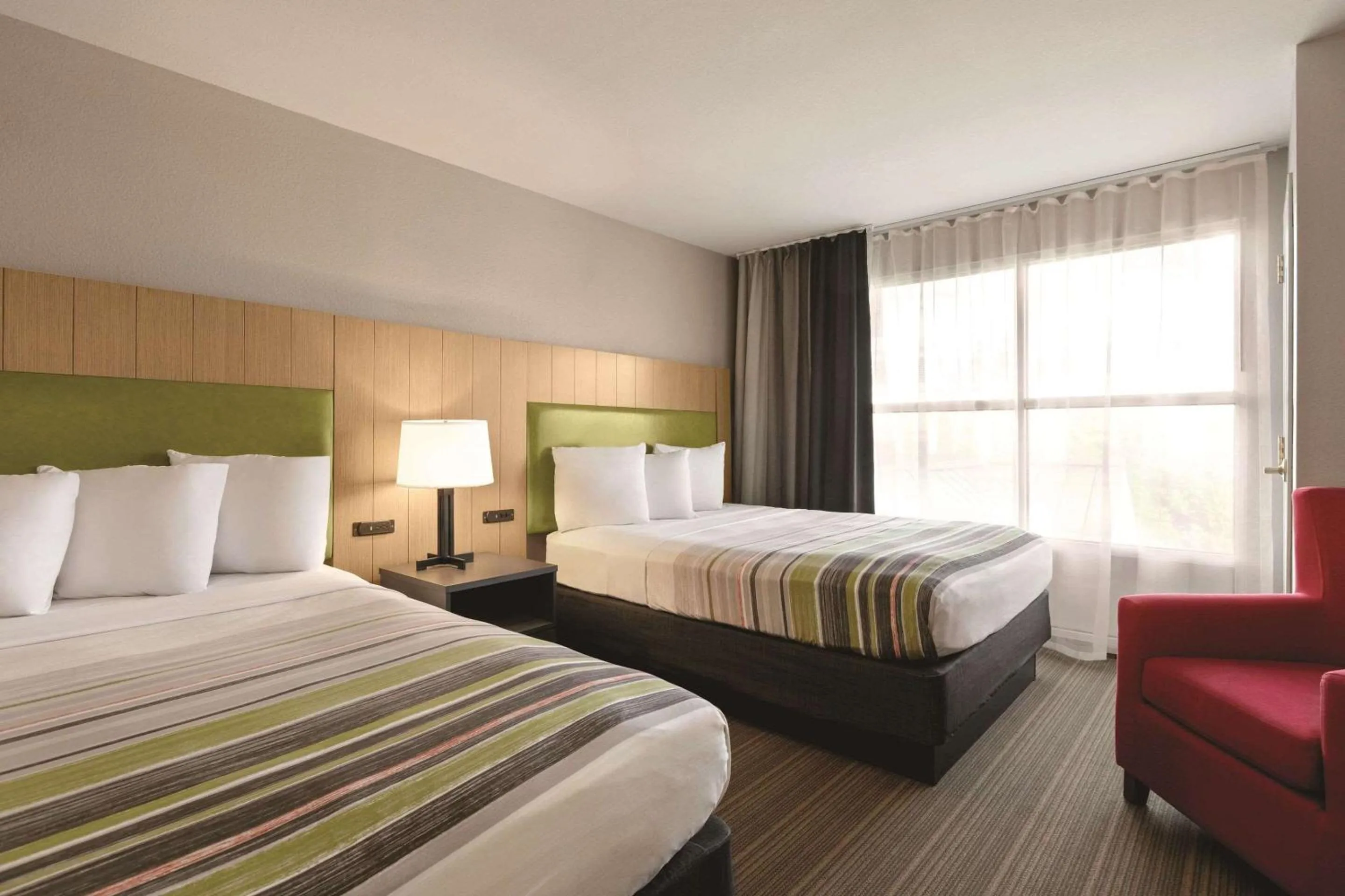 Bedroom, Bed in Country Inn & Suites by Radisson, Petersburg, VA