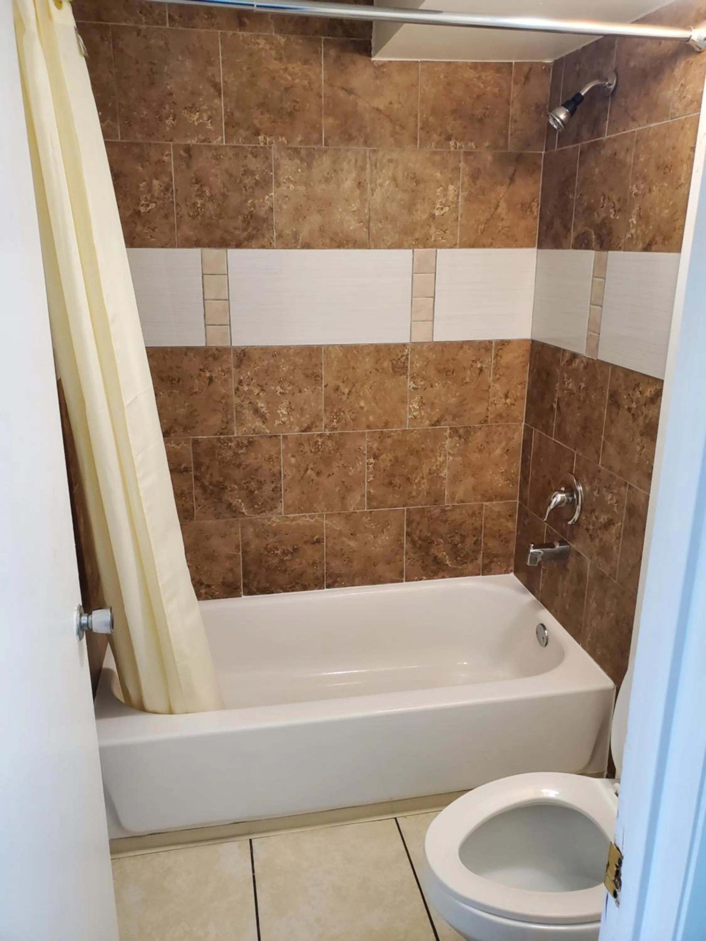 Bathroom in Econo Inn - Ormond Beach